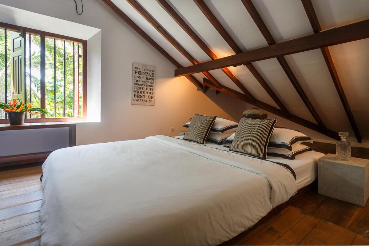 MO River House Luxury Villa