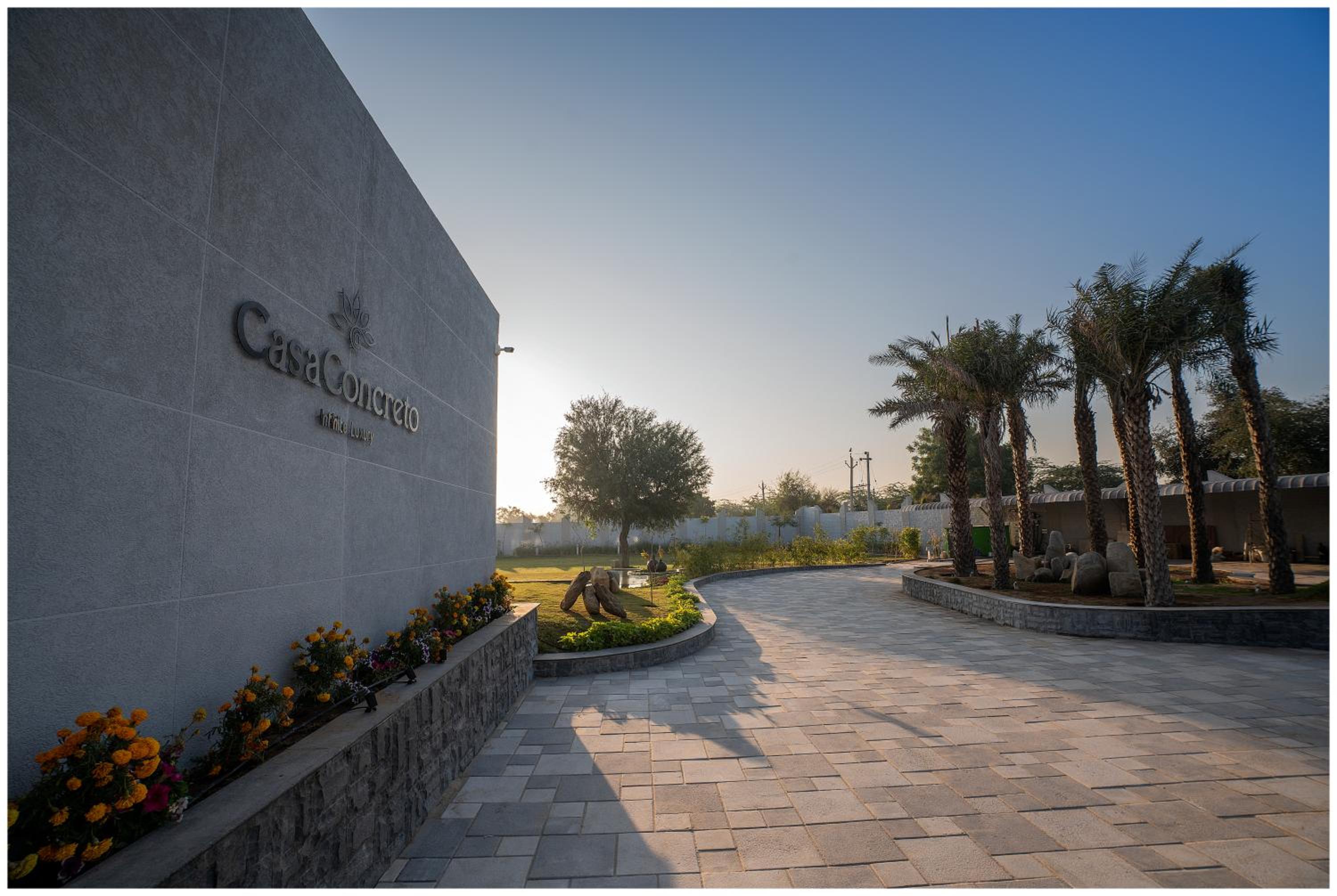 Casa Concreto- 5-Bedroom Luxury Villa with all weather Pool