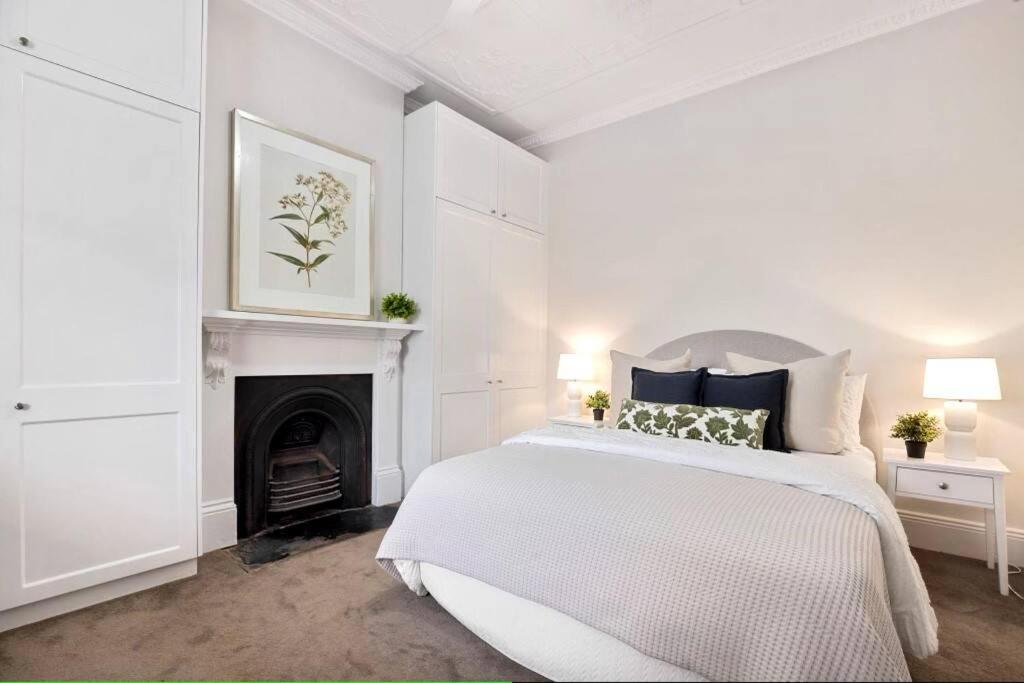 Wattledale Goulburn Settlers Cottage Old but New