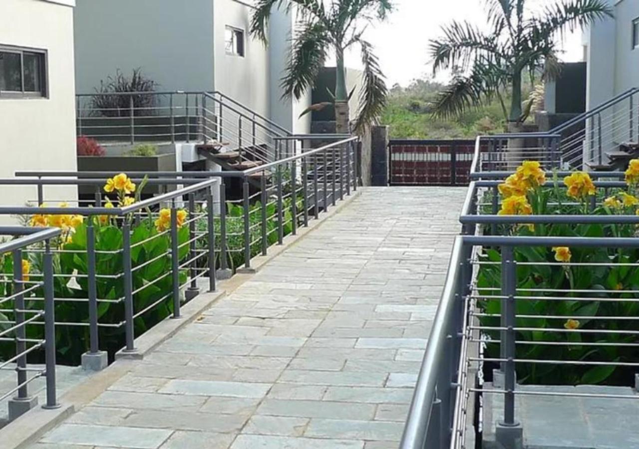 Modern Villa in Grand Bay - Short Walk to Beach photo 4