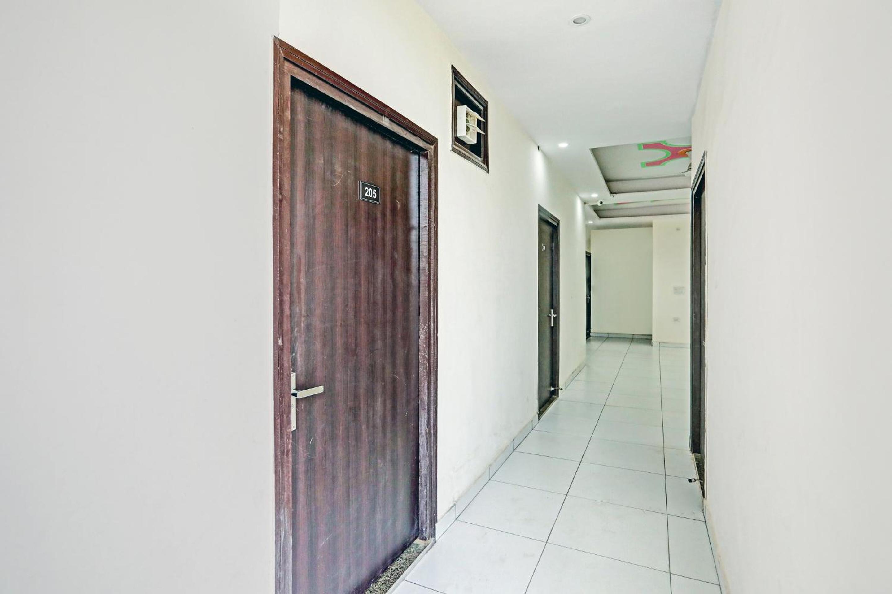 Photo 8