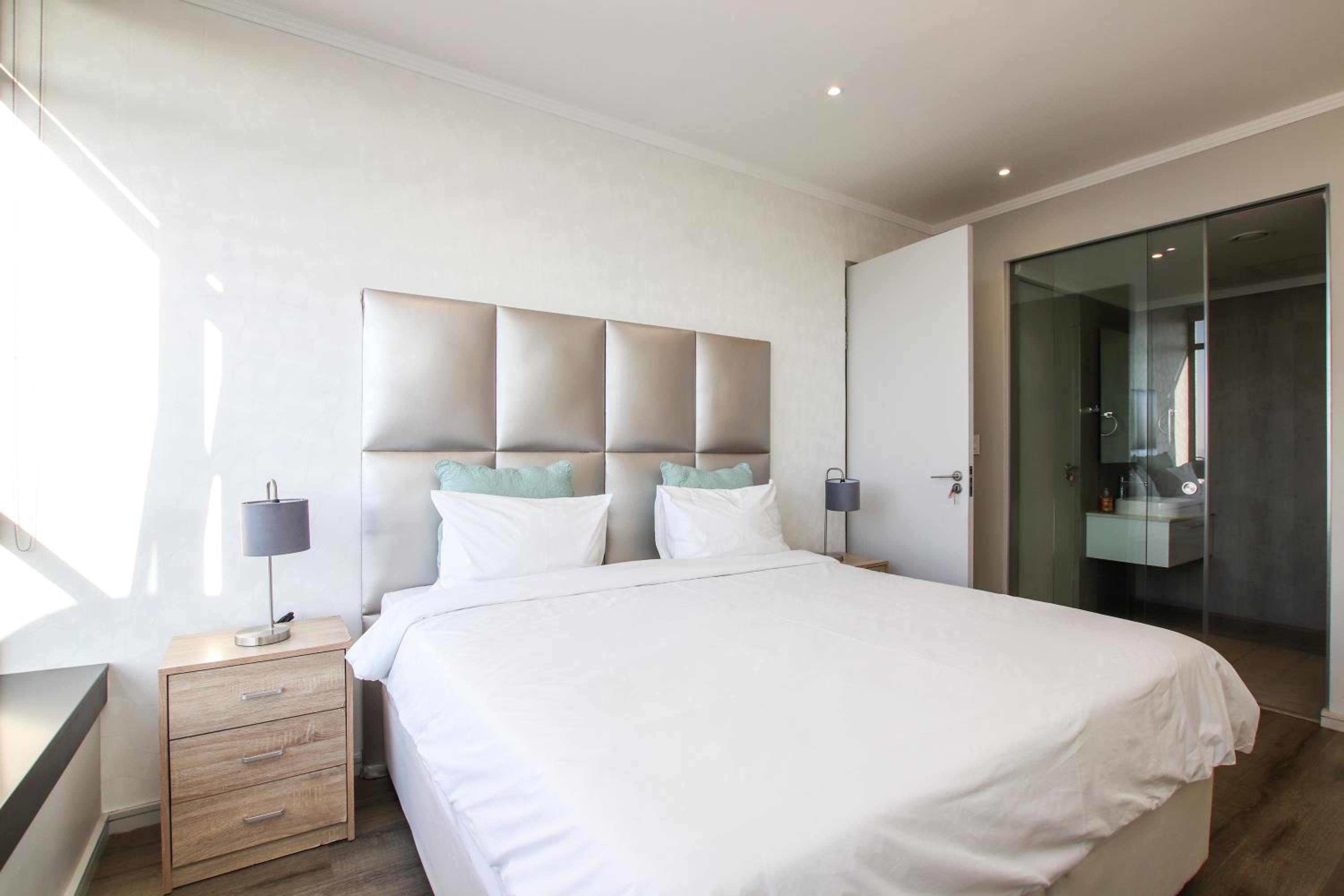 Sandton Smart Apartment Twelve