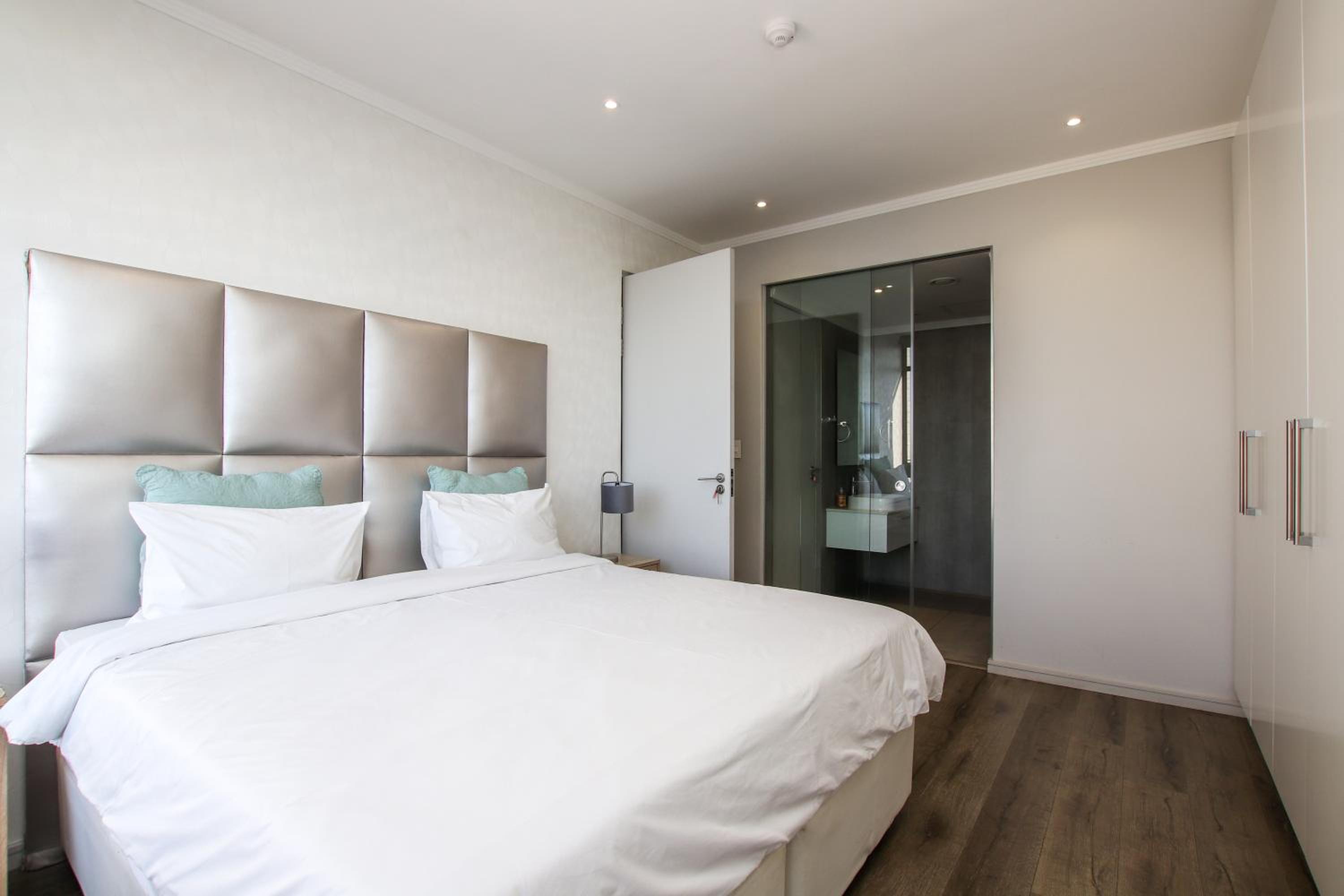 Sandton Smart Apartment Twelve