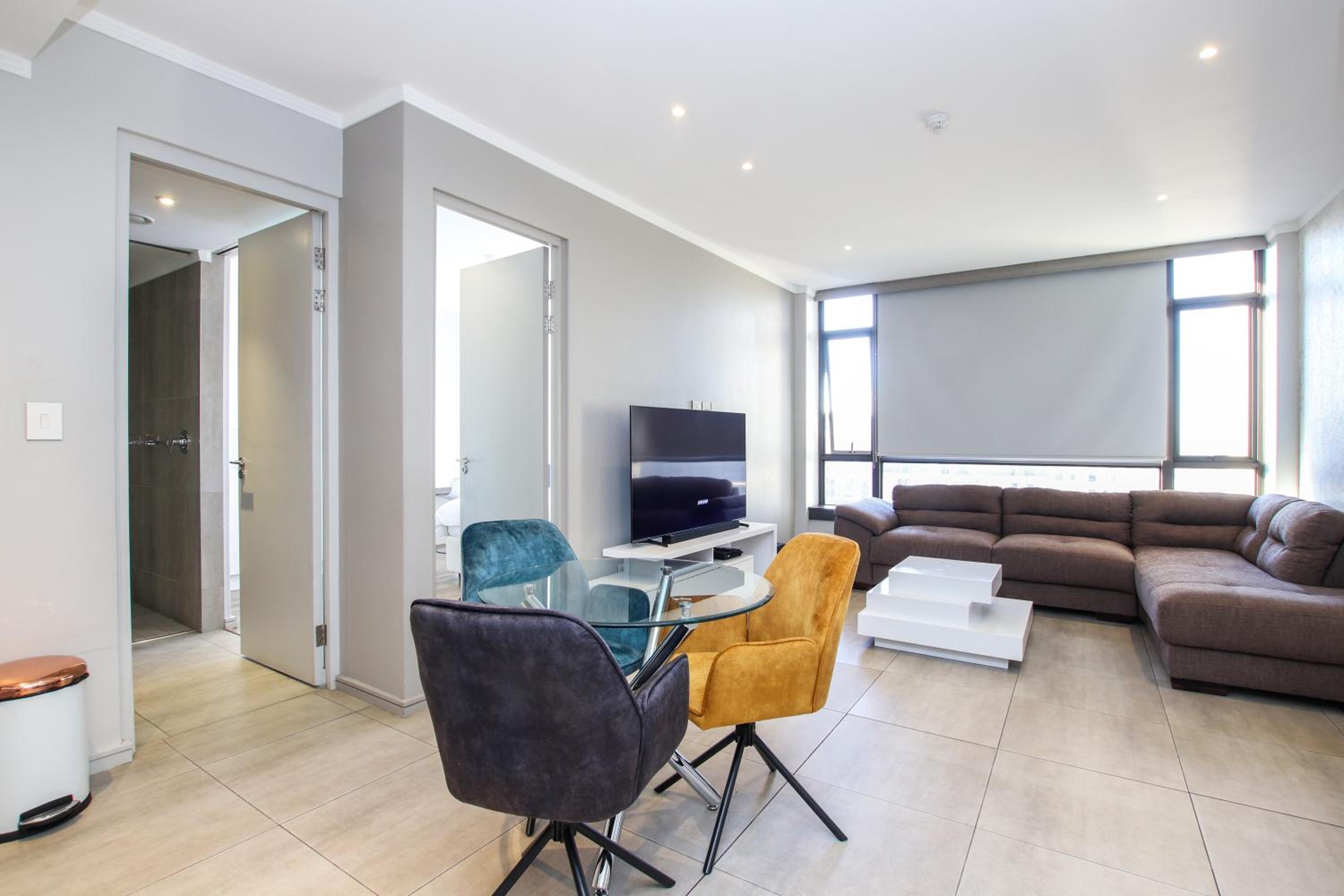 Sandton Smart Apartment Twelve
