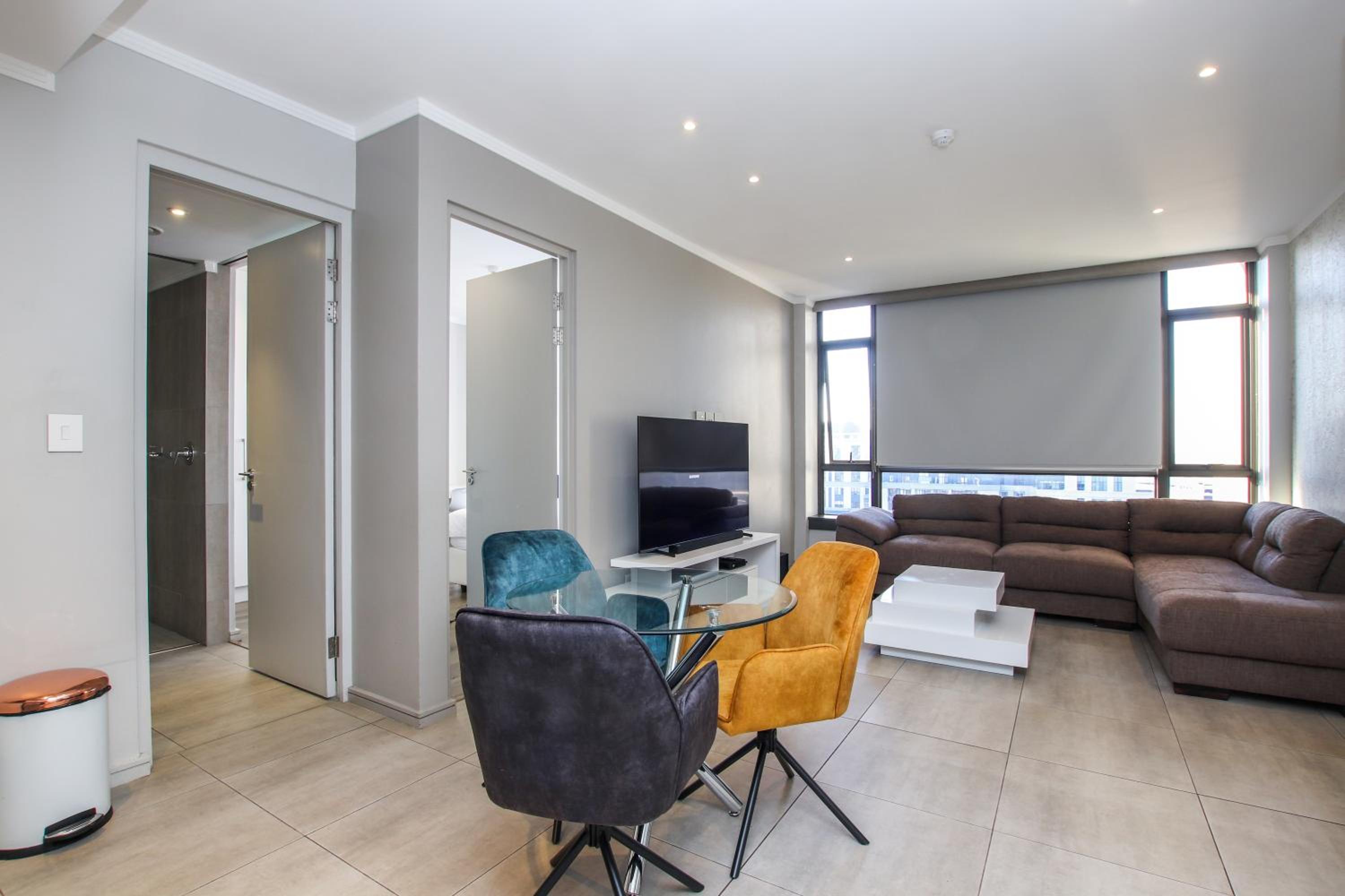 Sandton Smart Apartment Twelve