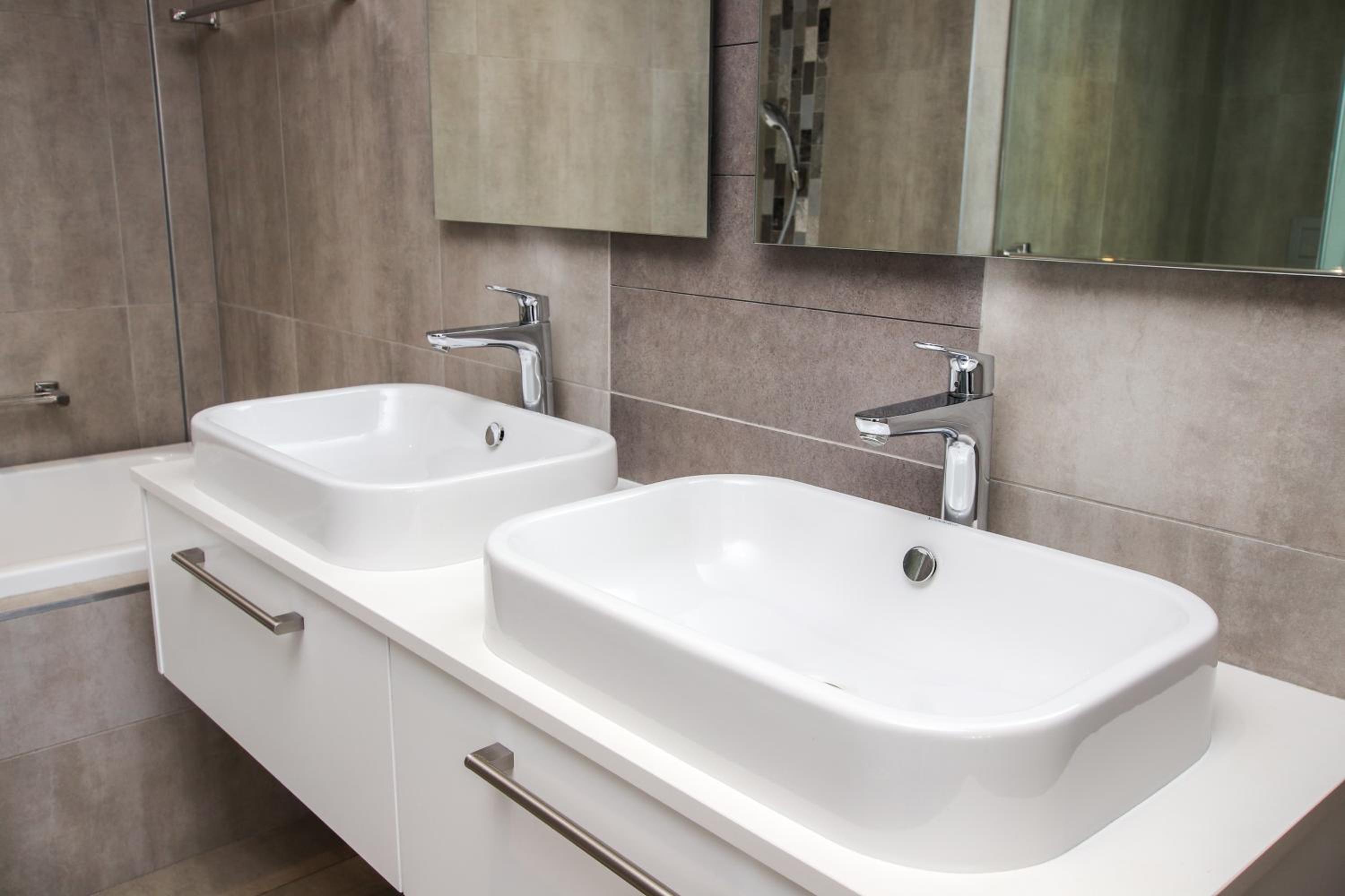 Sandton Smart Apartment Twelve