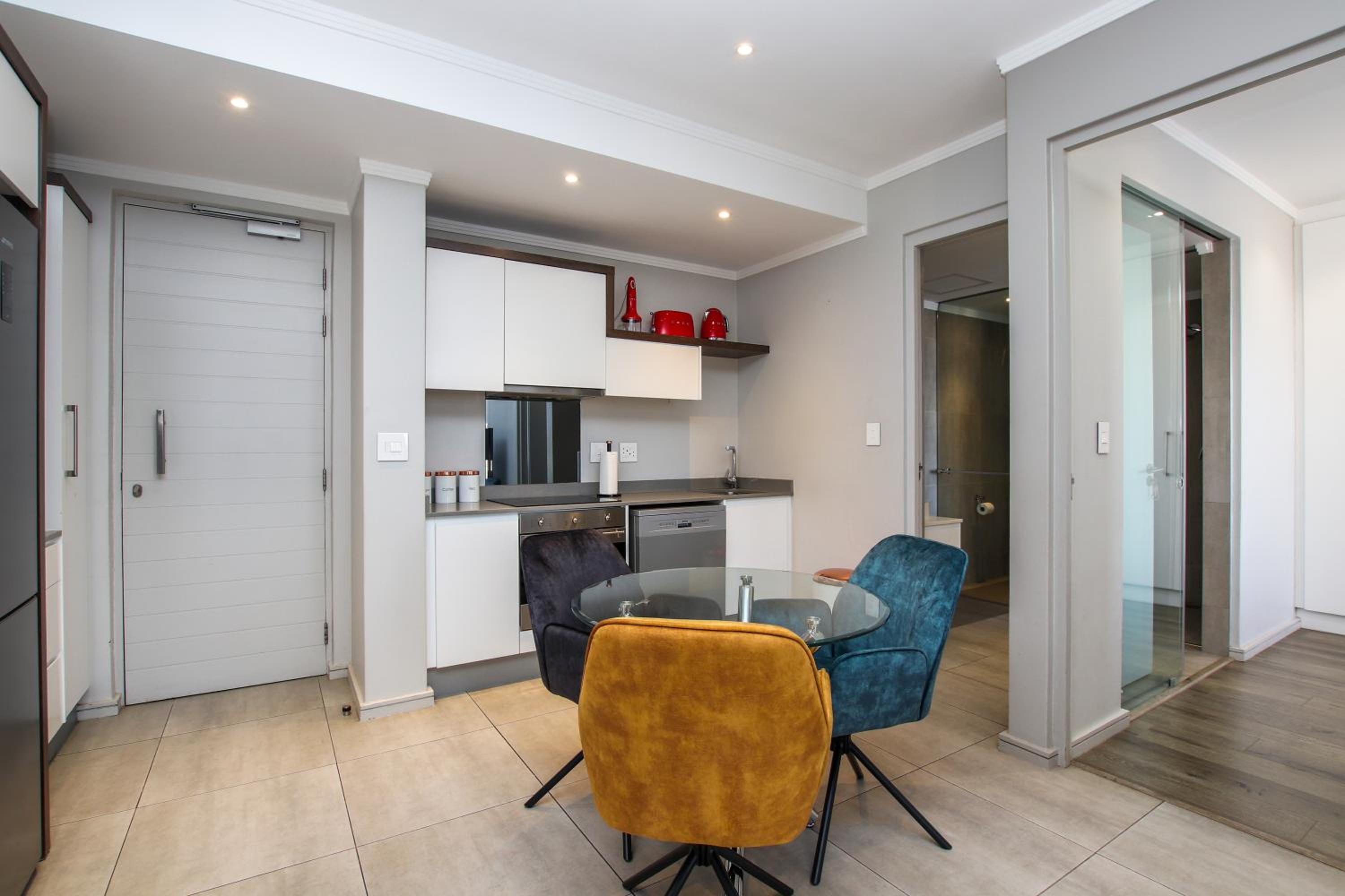 Sandton Smart Apartment Twelve
