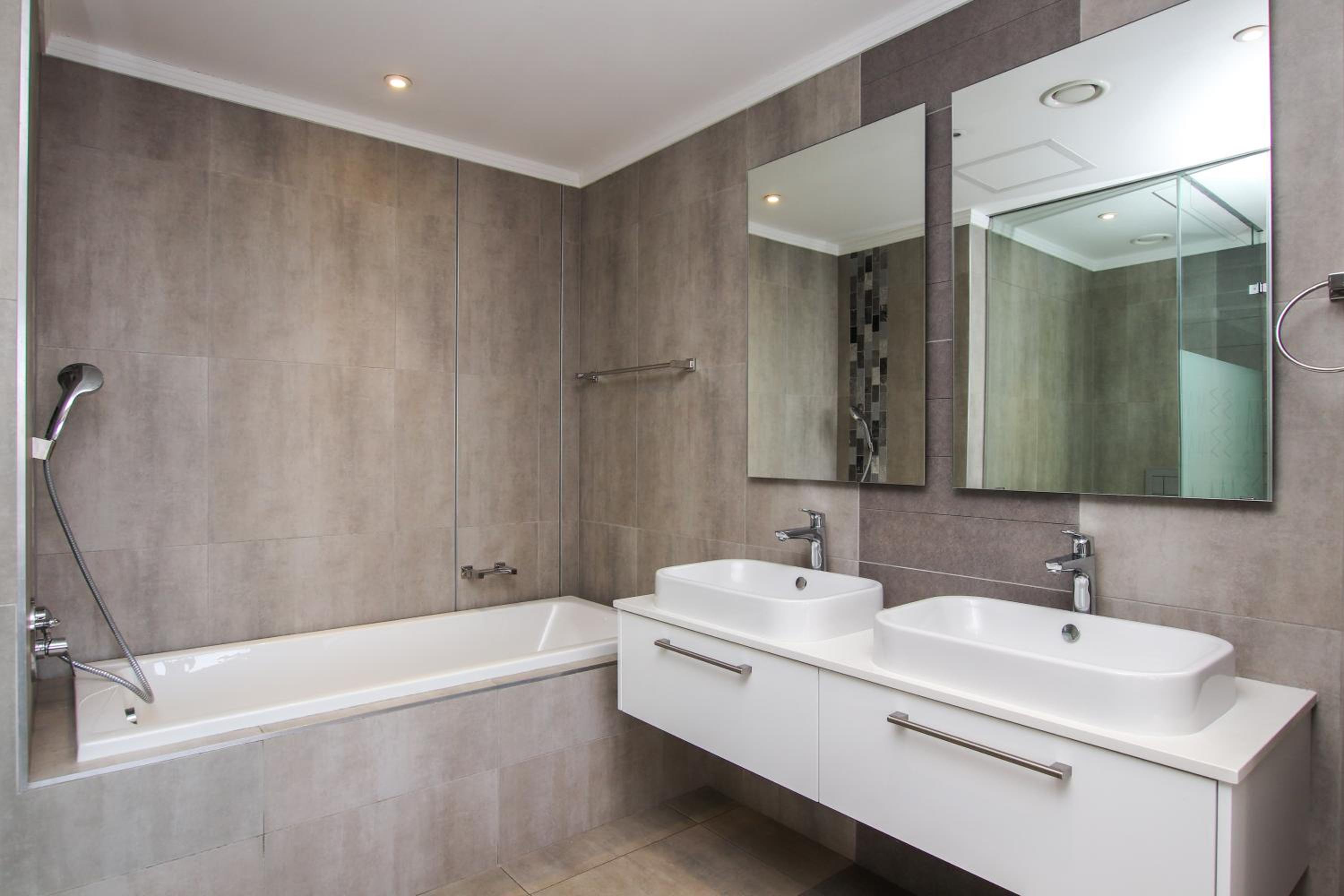 Sandton Smart Apartment Twelve