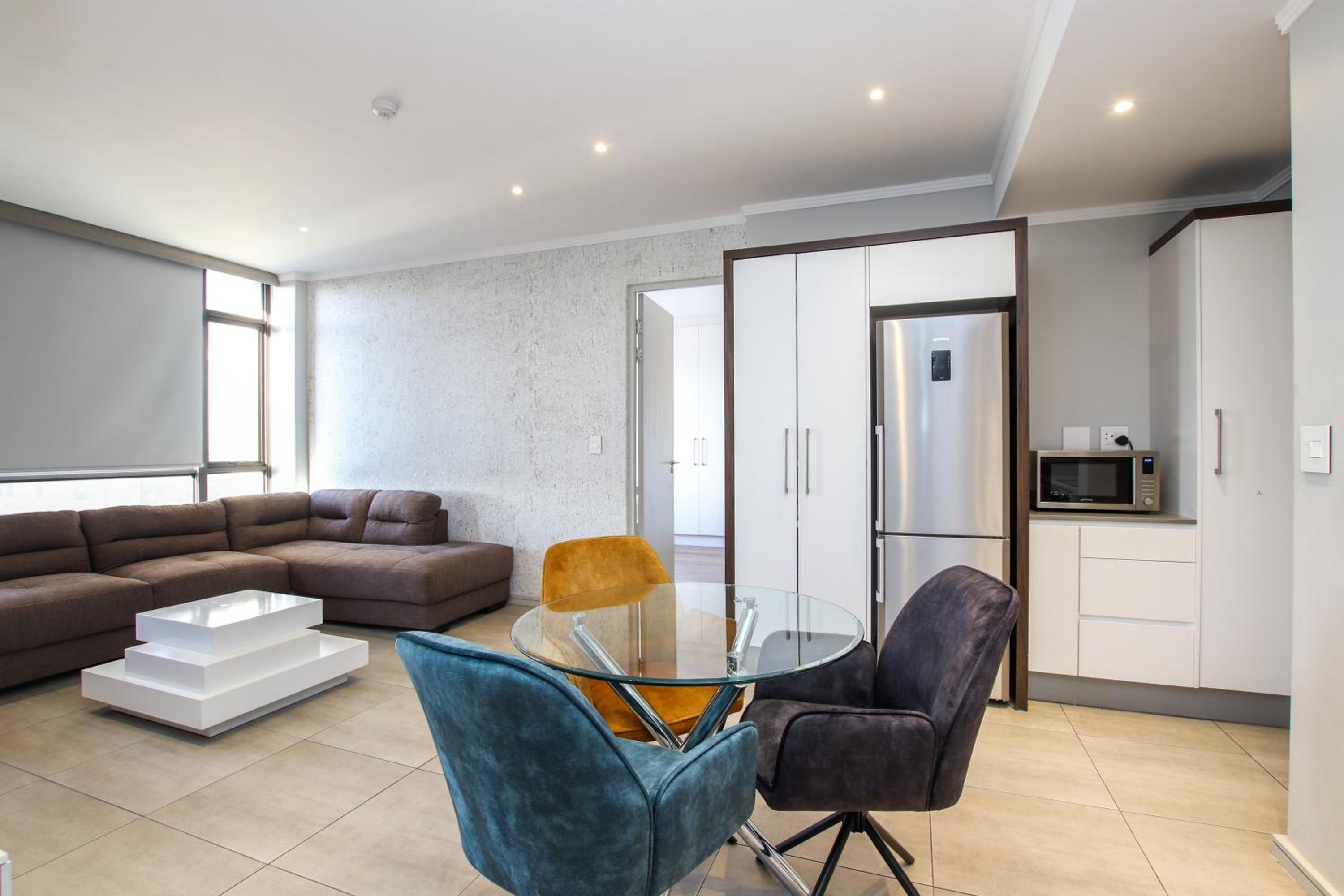 Sandton Smart Apartment Twelve