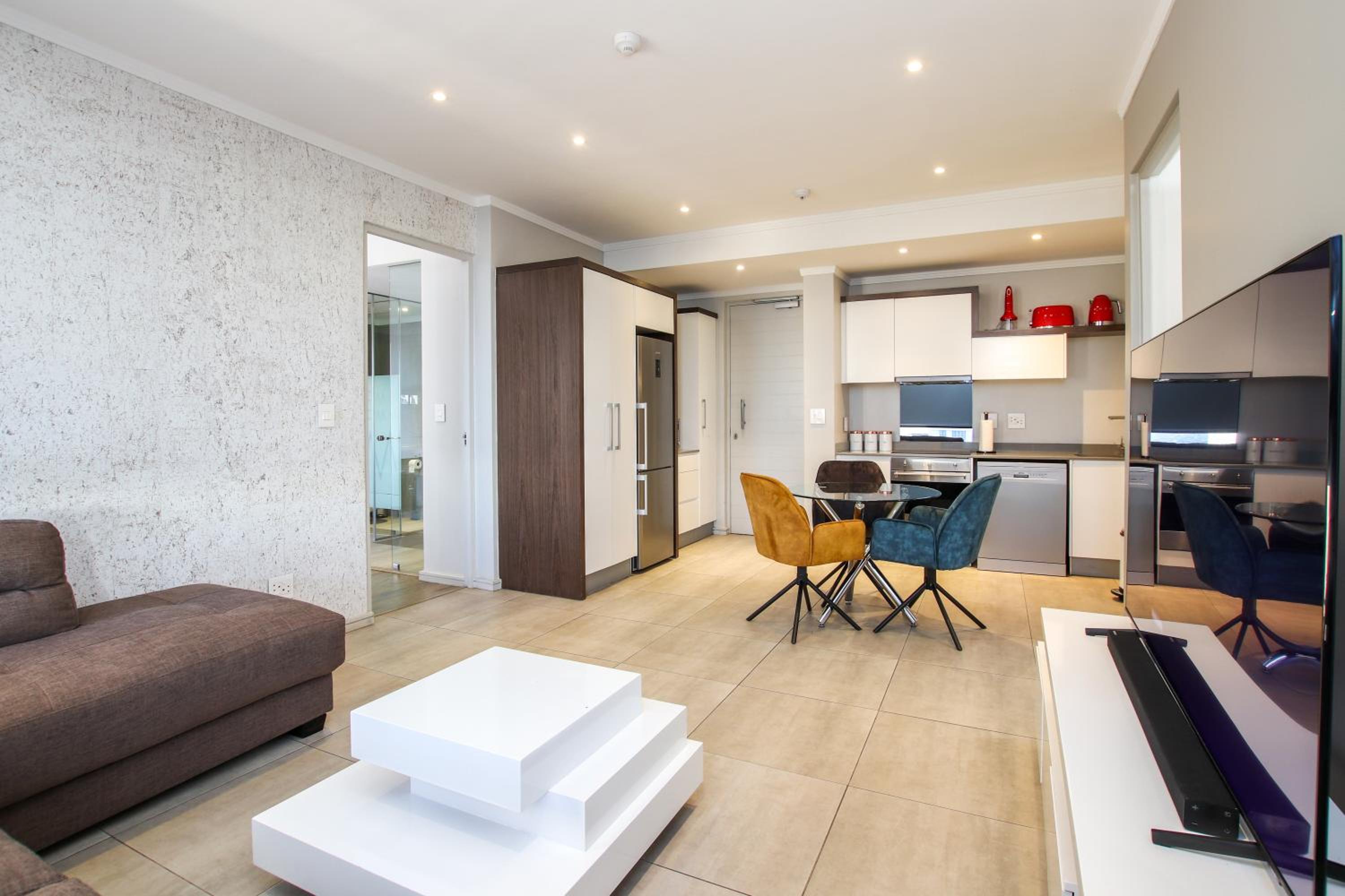 Sandton Smart Apartment Twelve