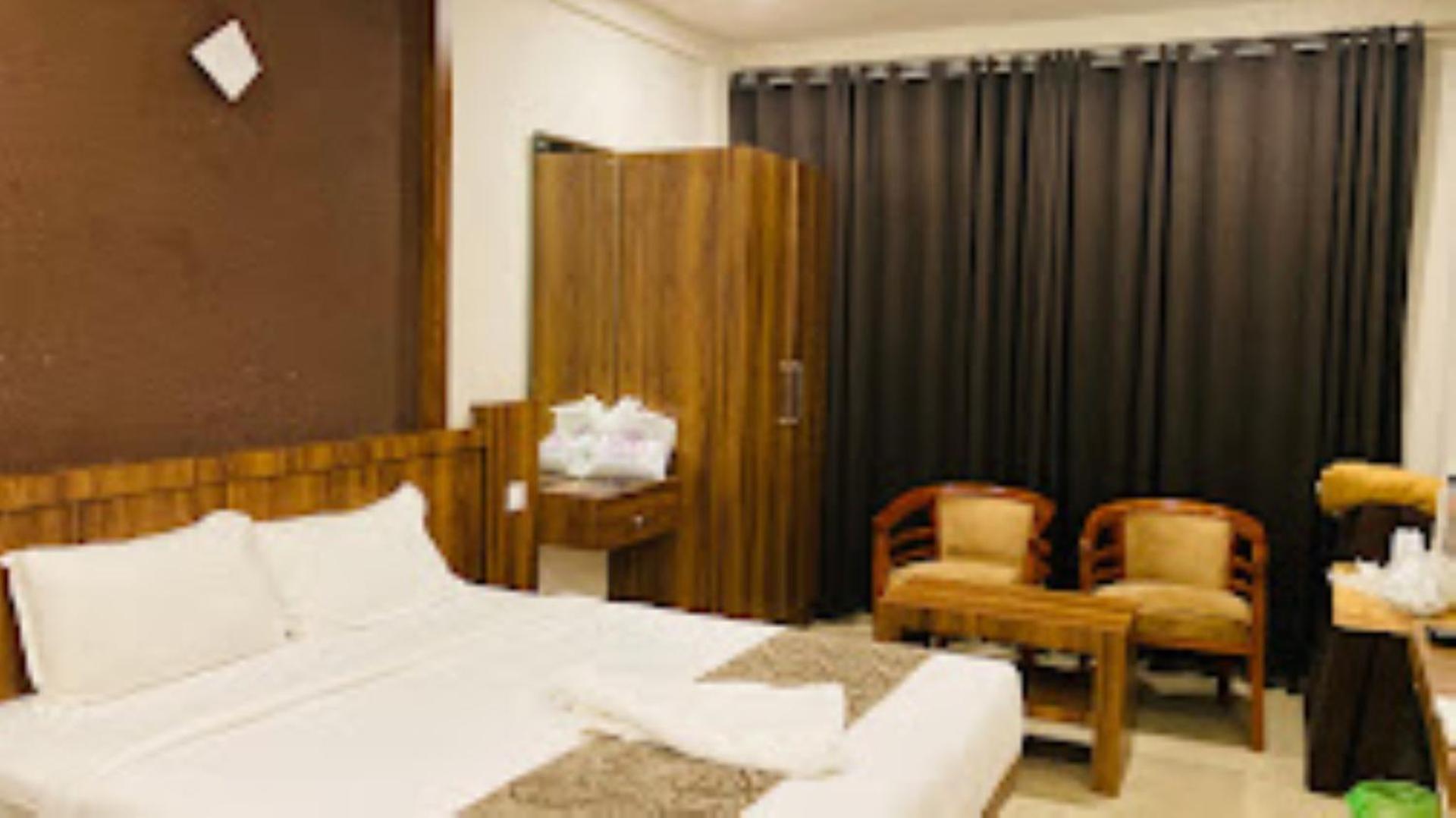 Ariat Avenue Kerala view 3