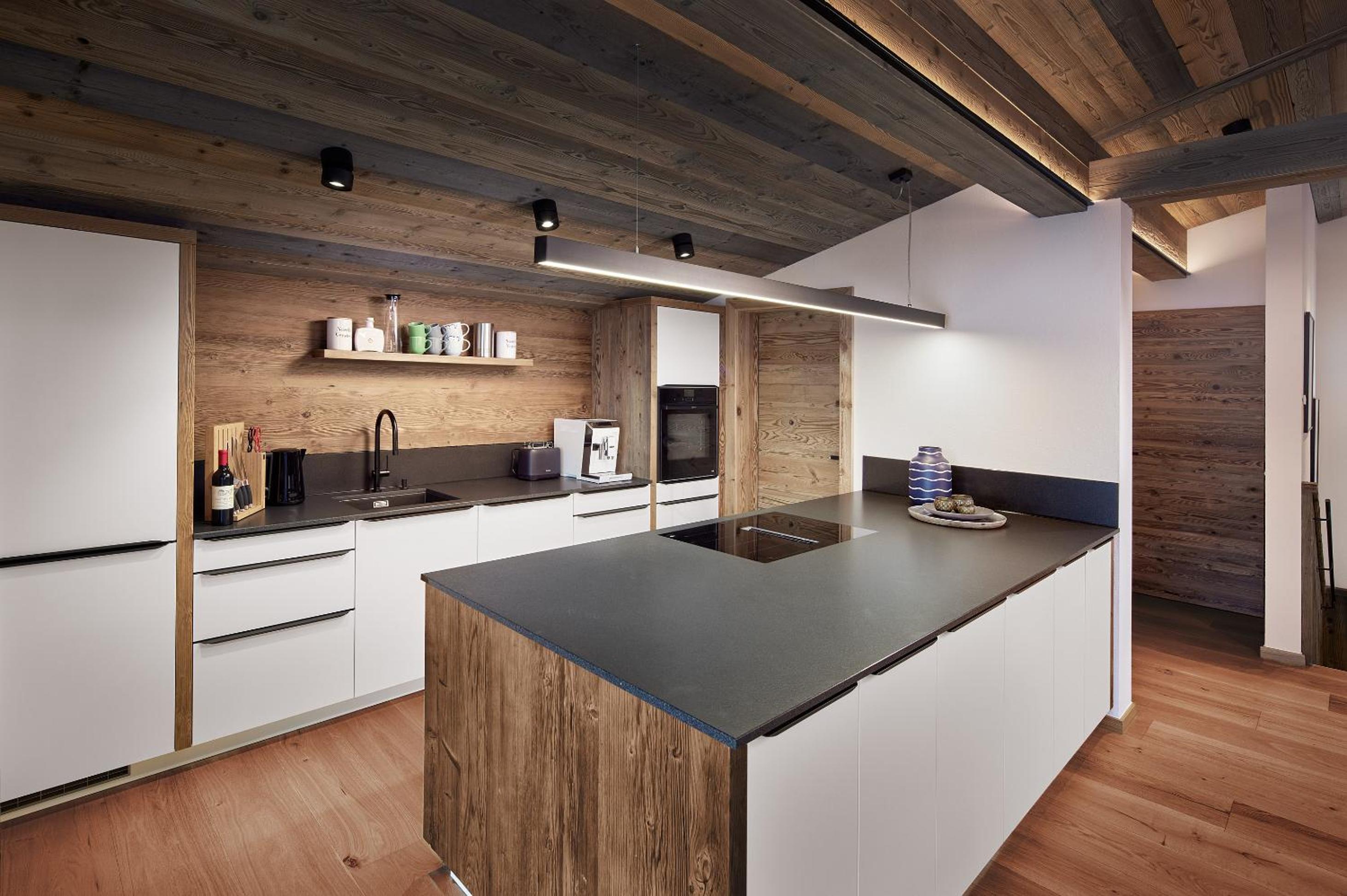 Alpin Residenzen Eichenheim Aurach bei Kitzbühel by Alpina-Holiday