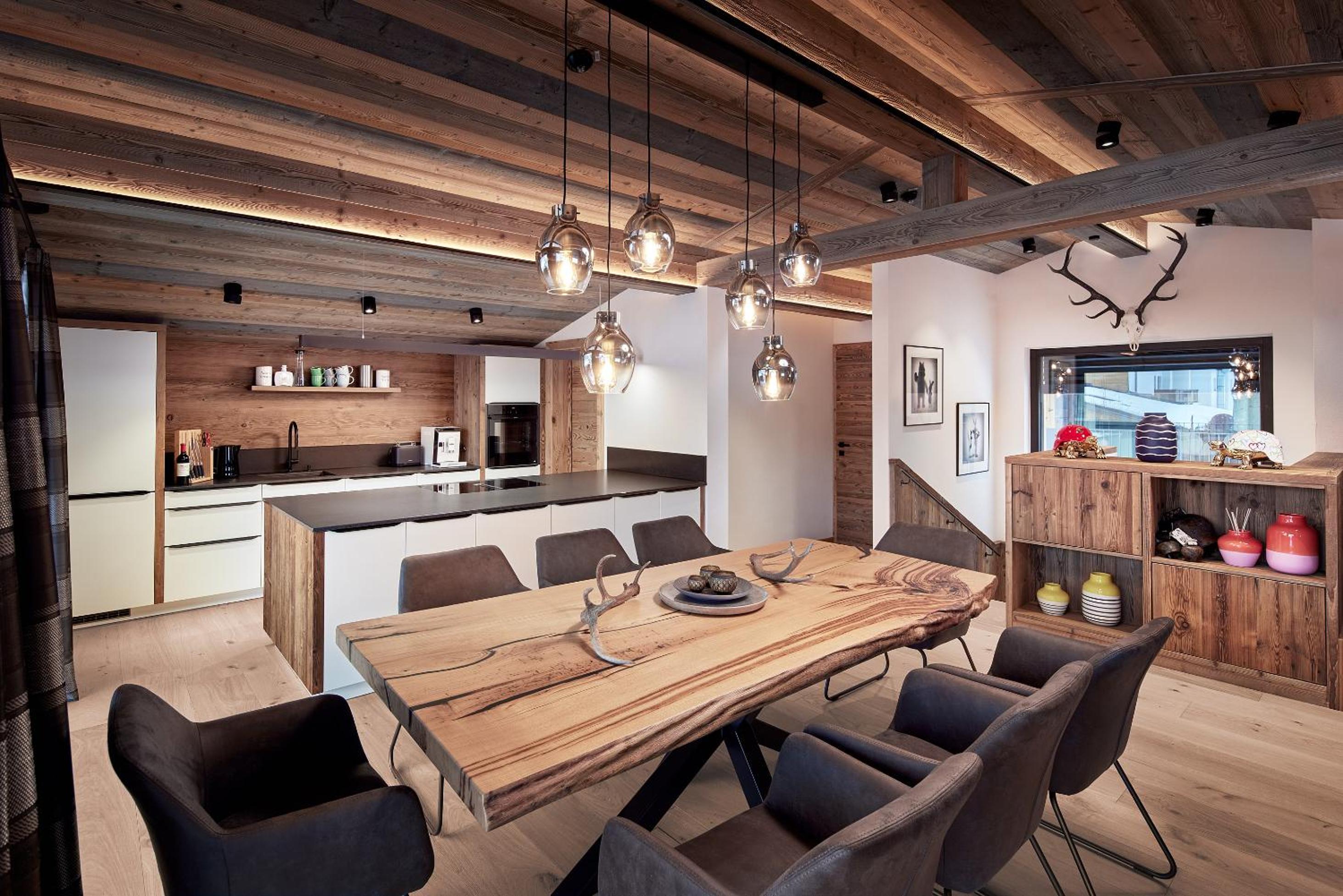 Alpin Residenzen Eichenheim Aurach bei Kitzbühel by Alpina-Holiday