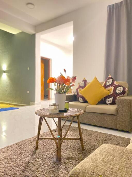 Eden Residence Home Stay Ja Ela near Airport Highway Exit
