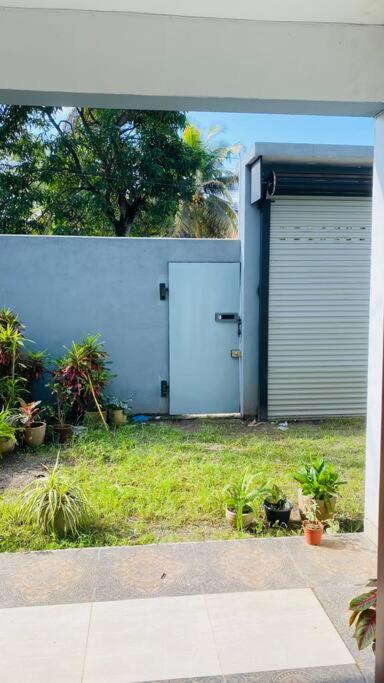 Eden Residence Home Stay Ja Ela near Airport Highway Exit