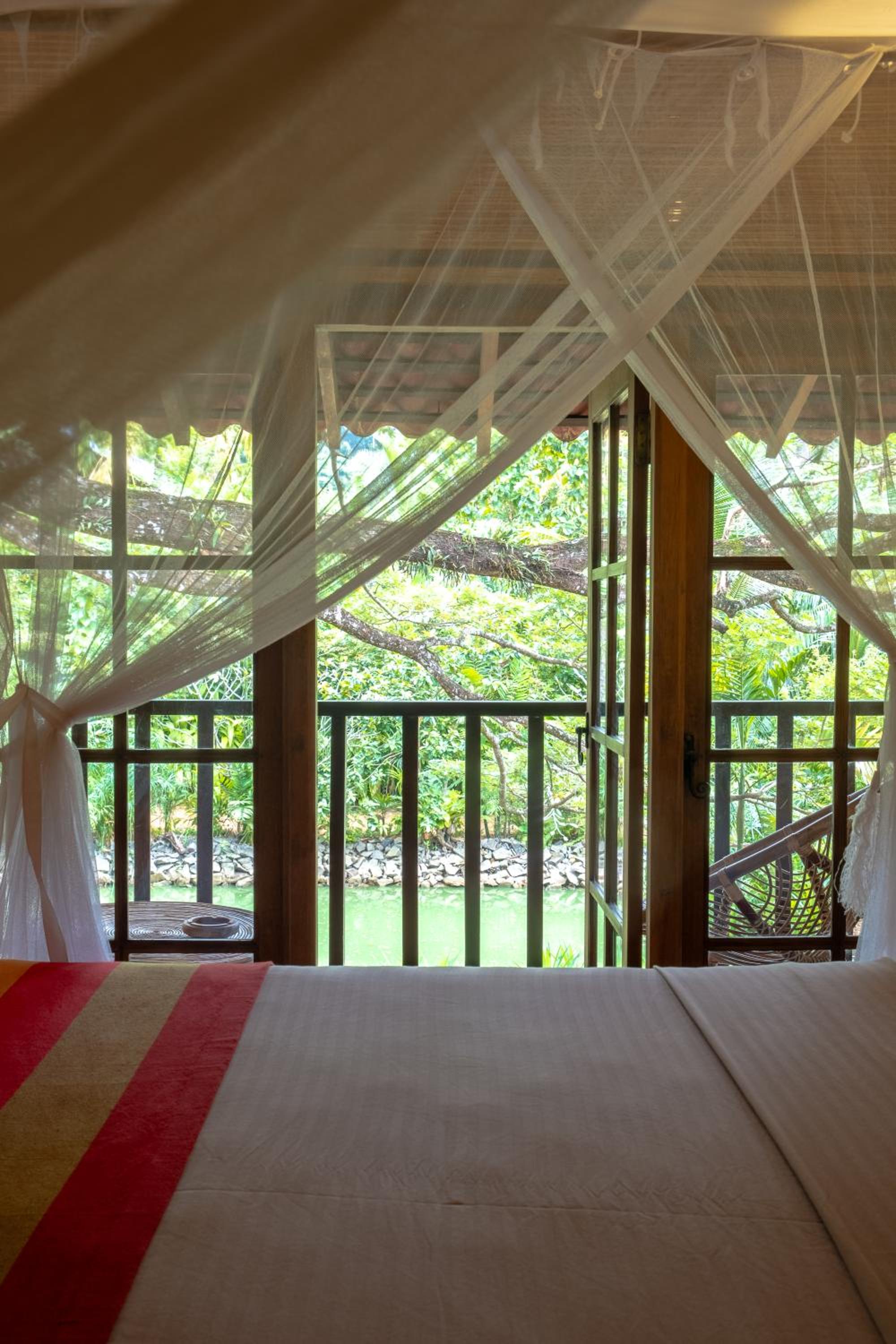 Dunes Unawatuna Hotel