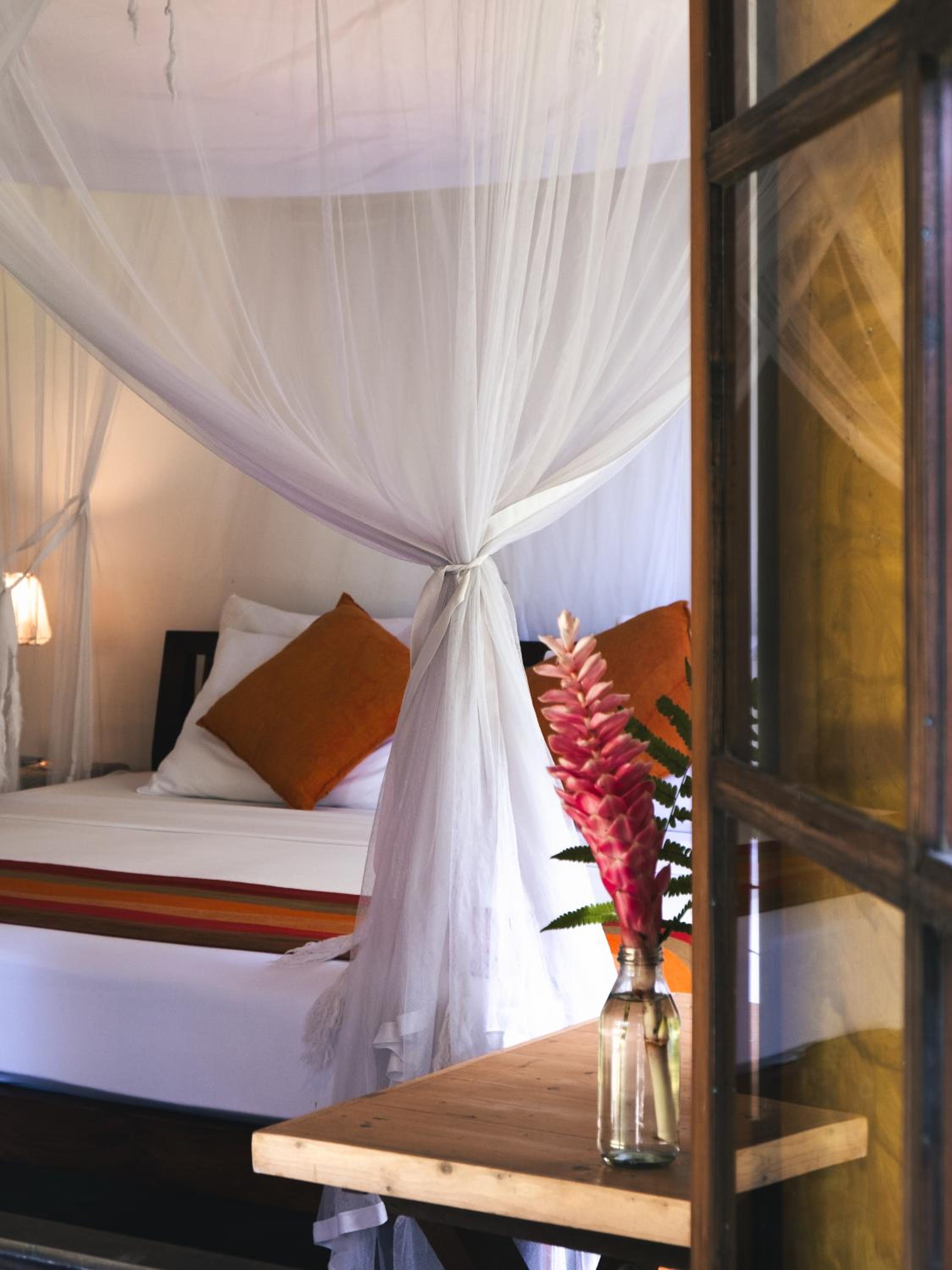 Dunes Unawatuna Hotel