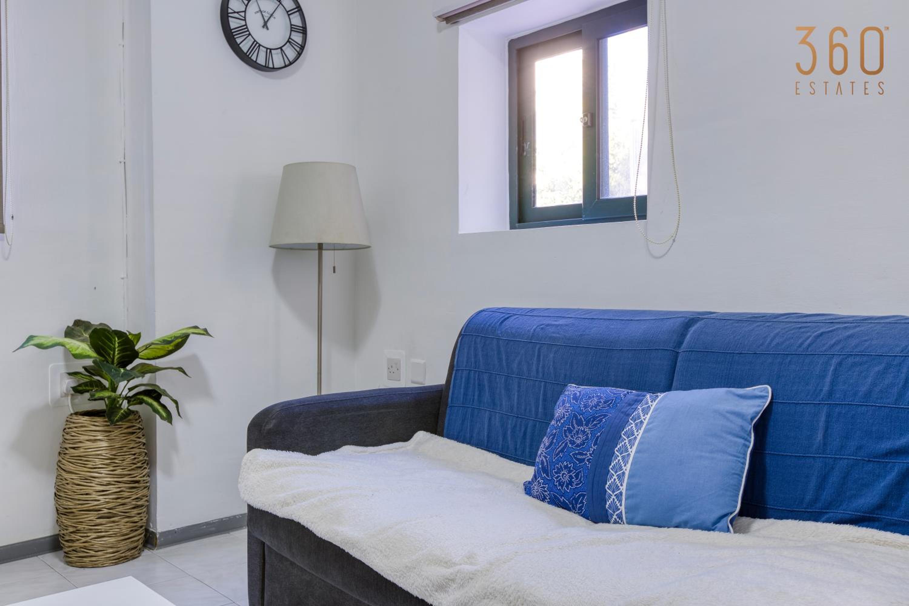 Peaceful 1BR maisonette with Sofa Bed with WIFI by 360 Estates photo 4