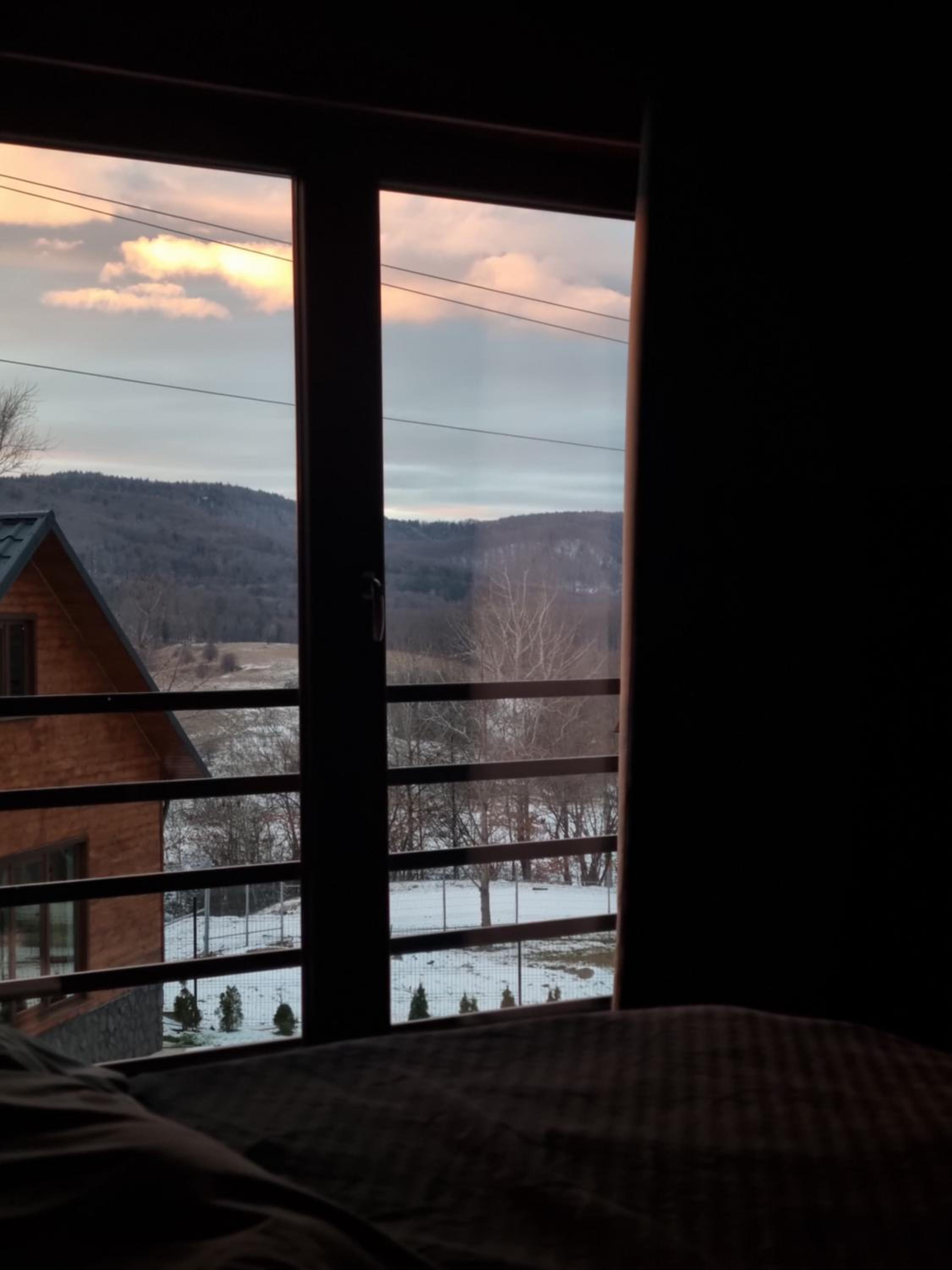 Twin Cabins / Cabanele Gemene view 5