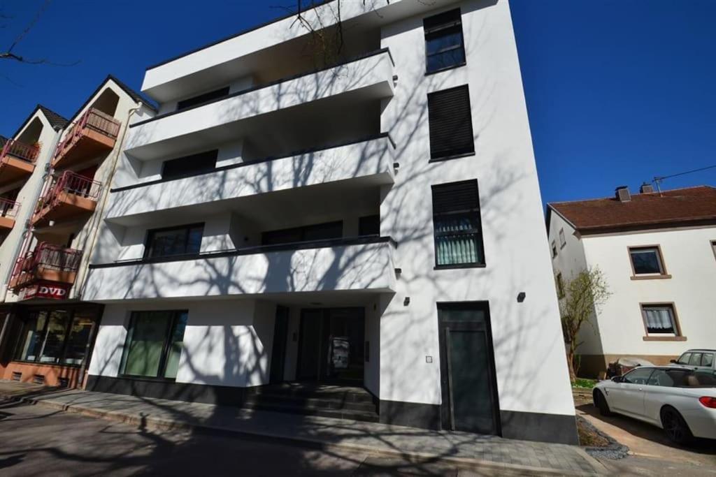 EG Ferienwohnung Merzig Stadt 60 qm PKW Stellplatz im Innenhof
