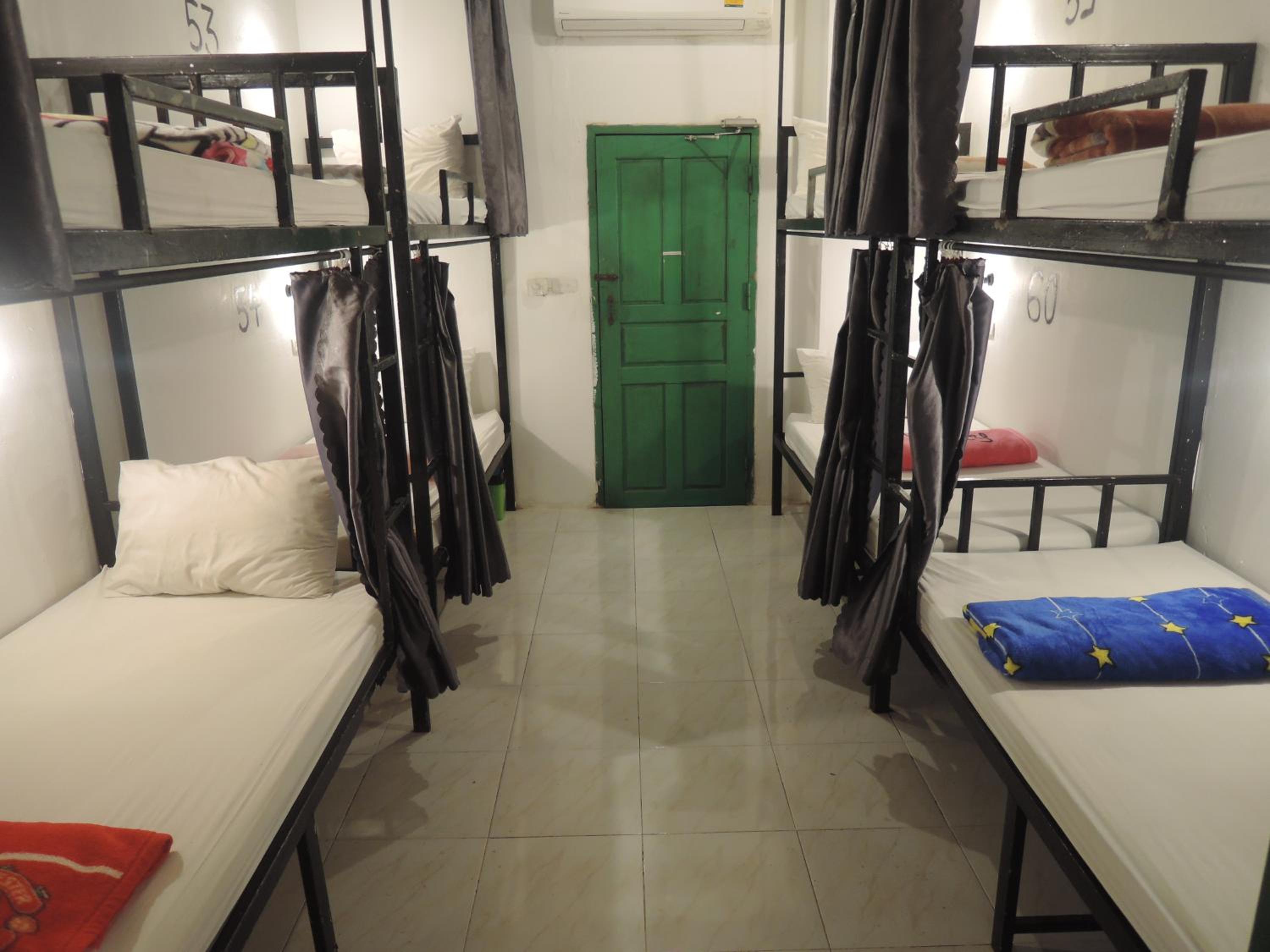 Vangvieng Rock Backpacker Rooftop Hostel