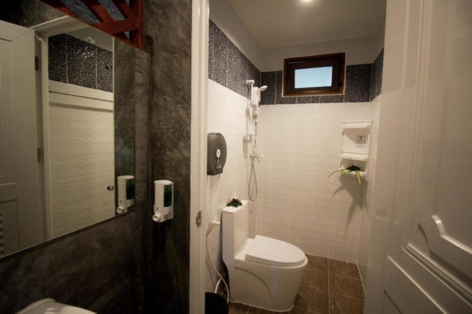 Blanco Hostel Lanta 18 to 35