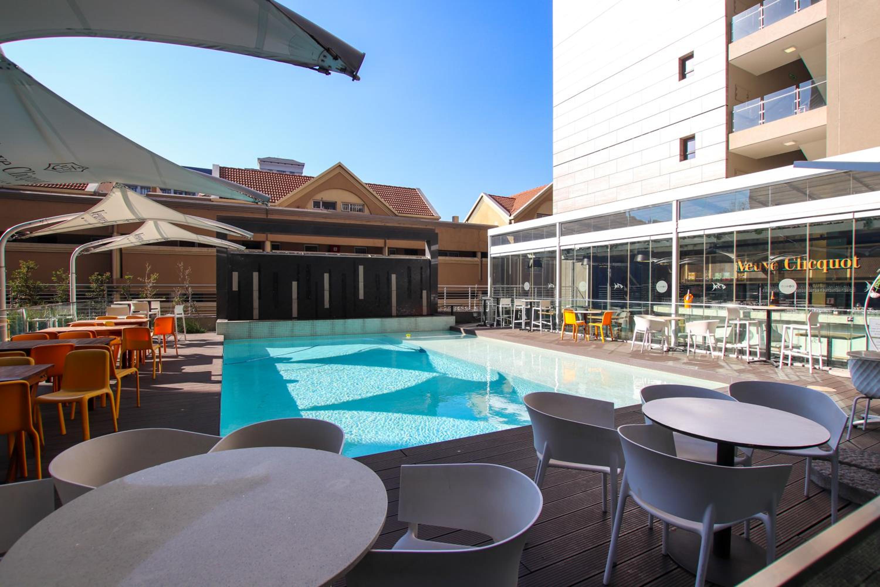 Sandton Smart Apartment Eighteen