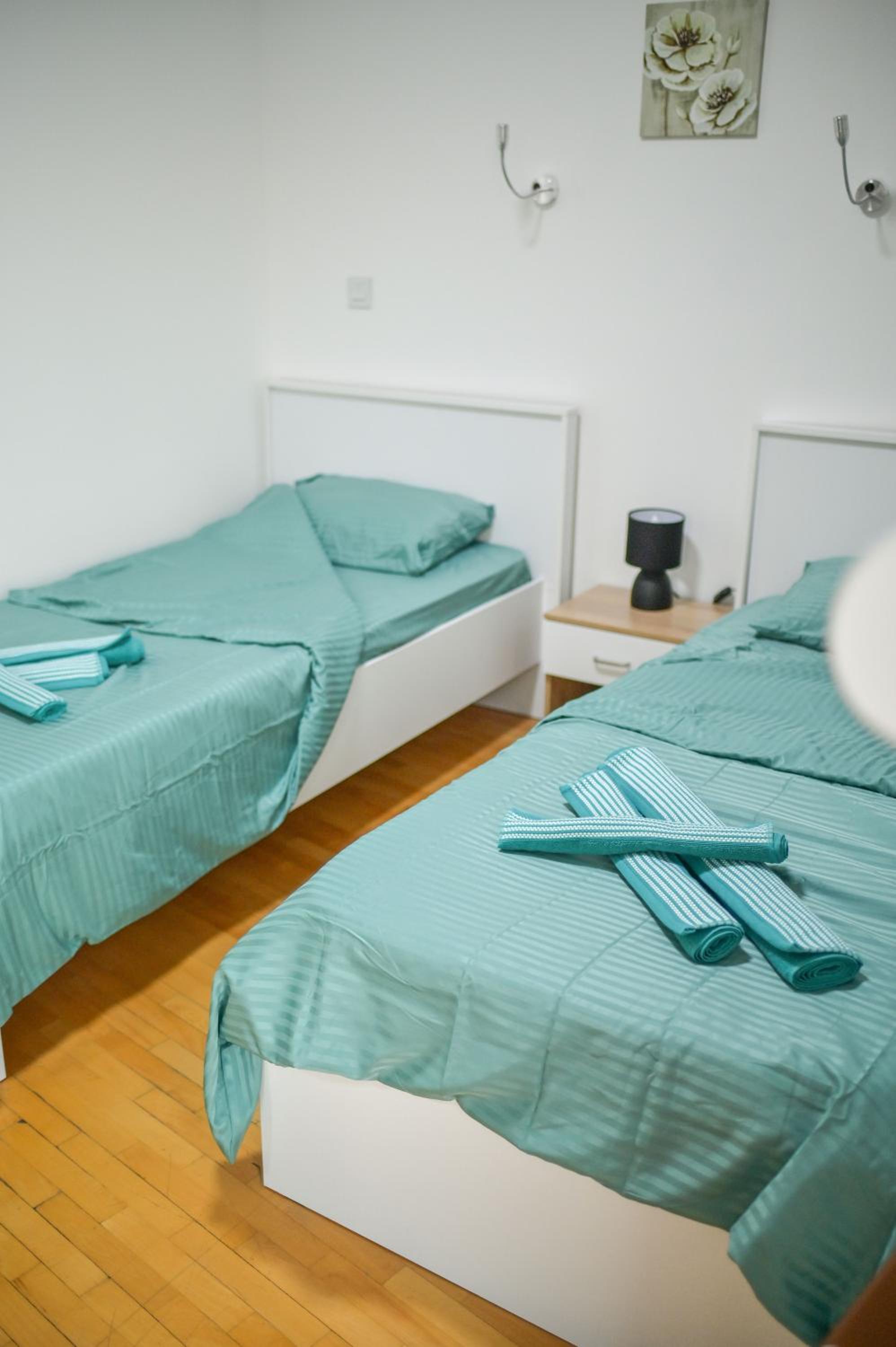 Elena Apartments - City Center Oasis Modern Elegance in Skopje