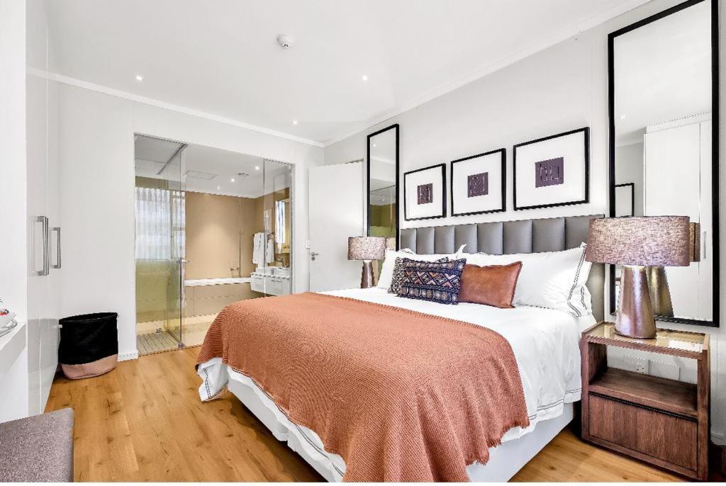 Sandton Smart Apartment Thirteen