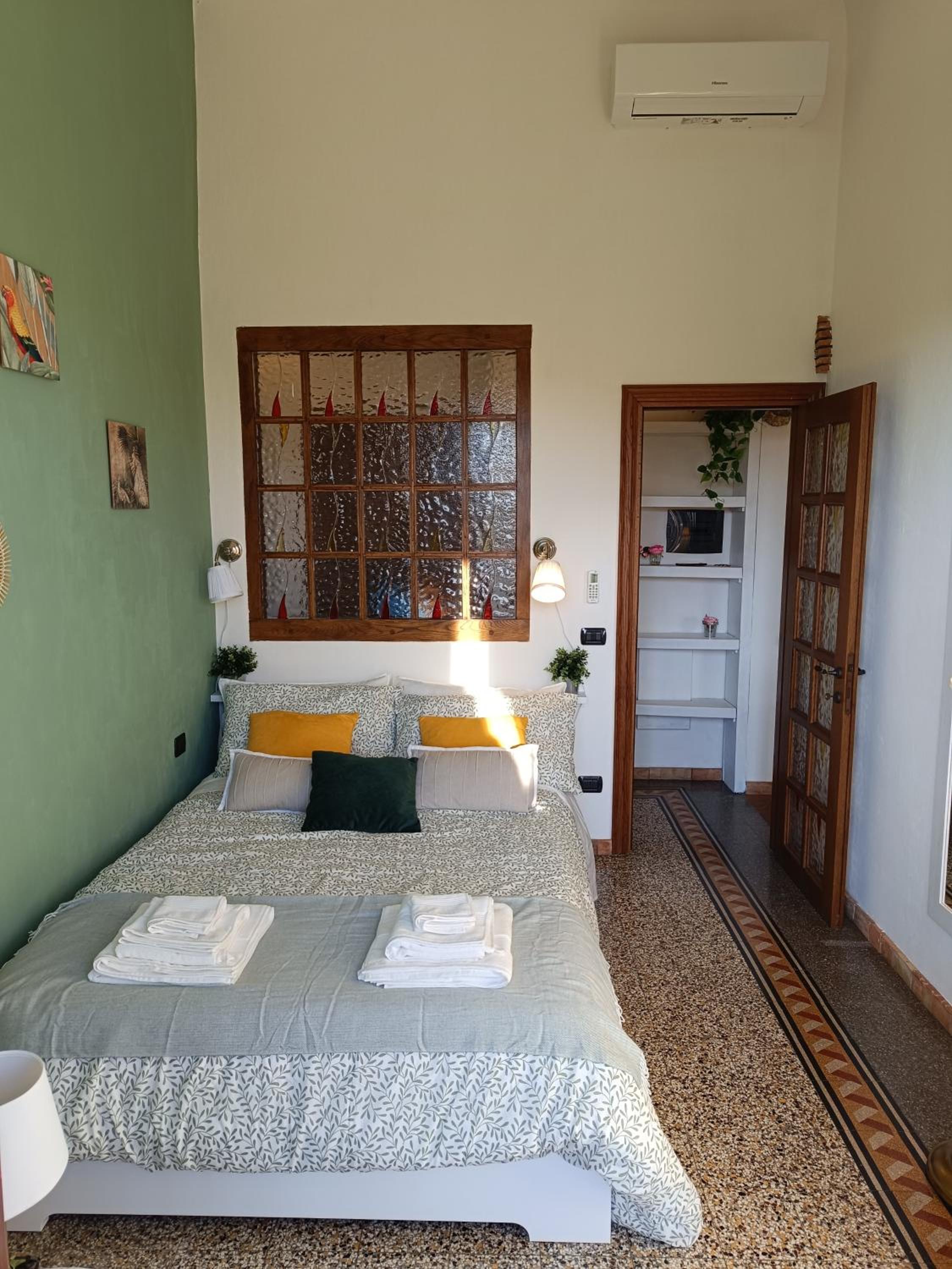 Florence castle apartment 2 bedrooms, 2 bathrooms