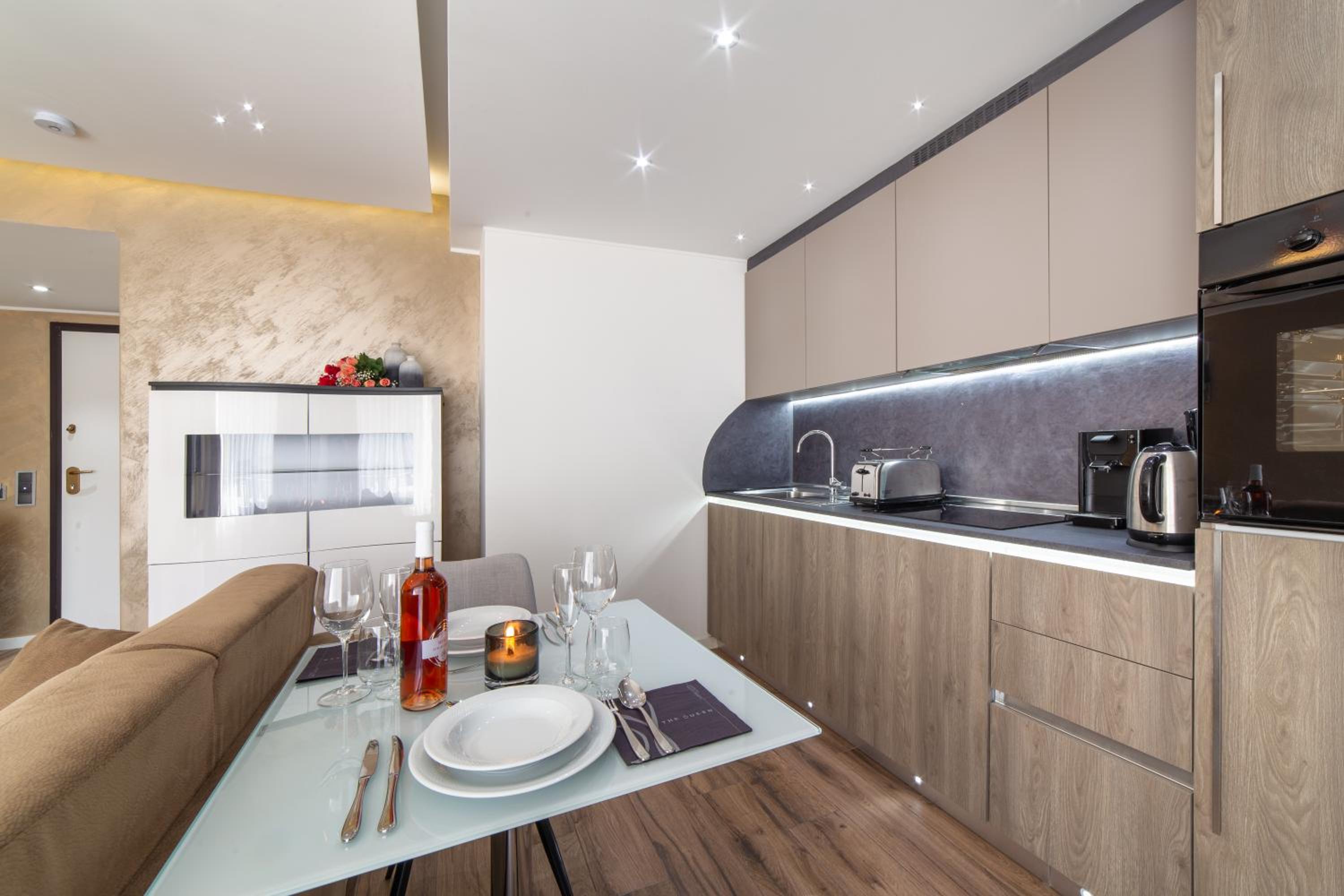 The Queen Luxury Apartments - Villa Carlotta