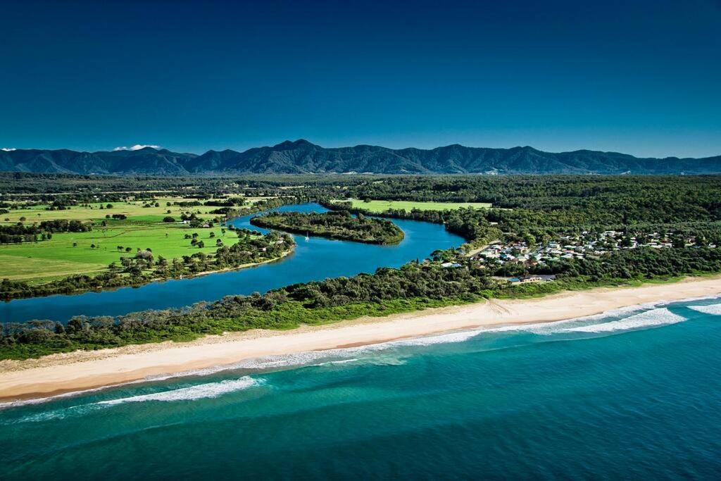Byron's Beach House Mylestom