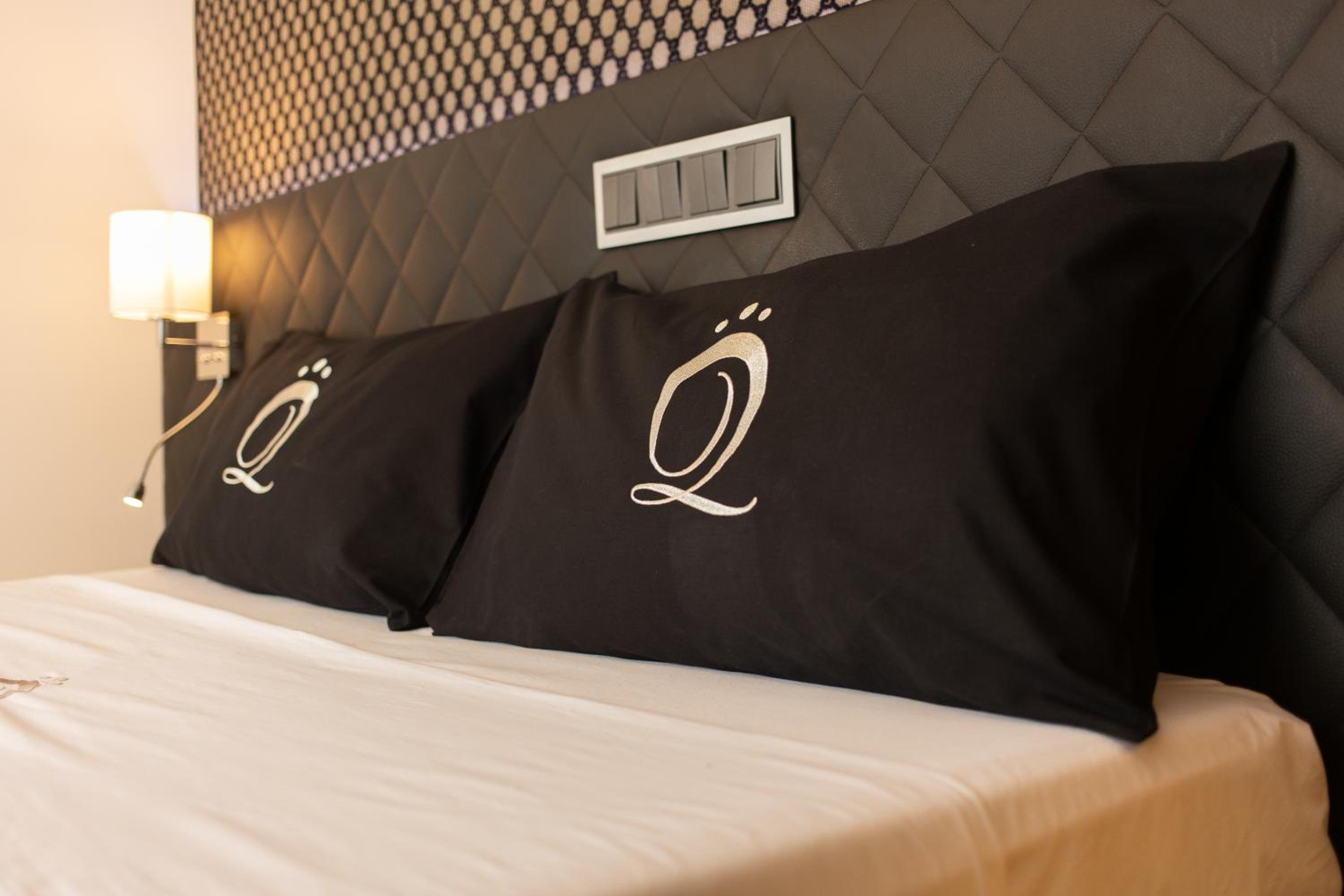 The Queen Luxury Apartments - Villa Carlotta