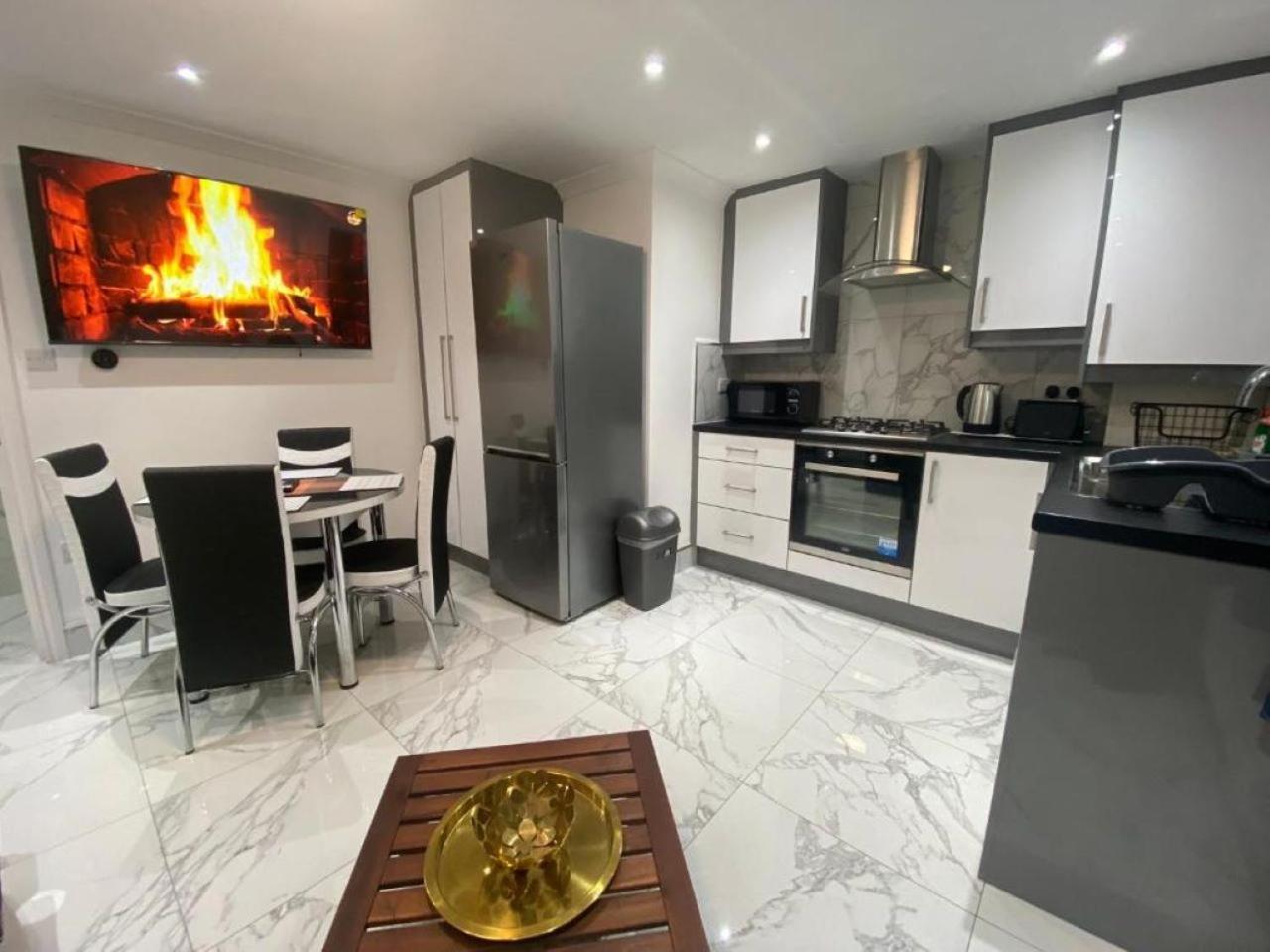 THE ROYAL BOUTIQUE PICCADILLY LODGE by LONDON SLEEP 6 view 4