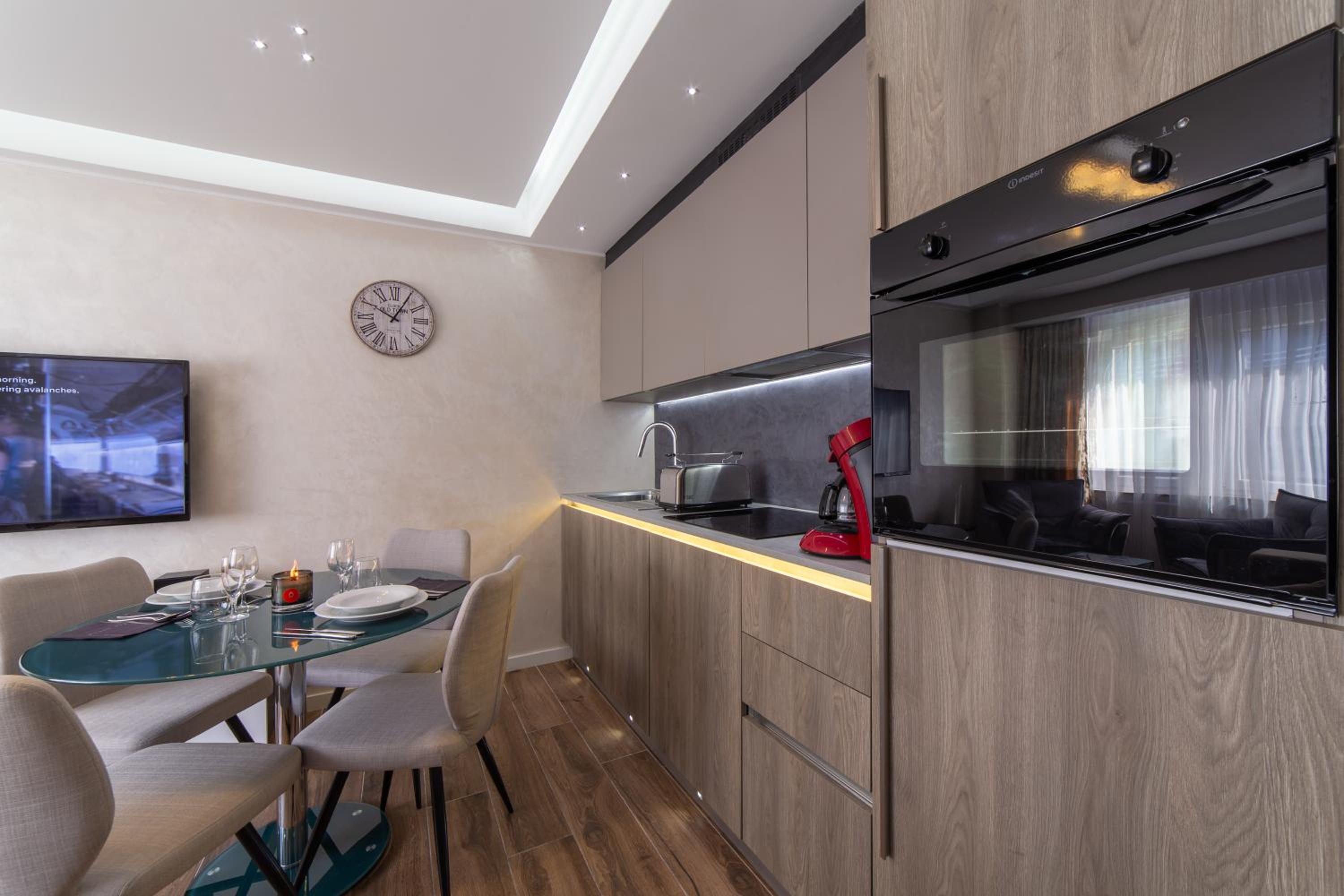 The Queen Luxury Apartments - Villa Carlotta