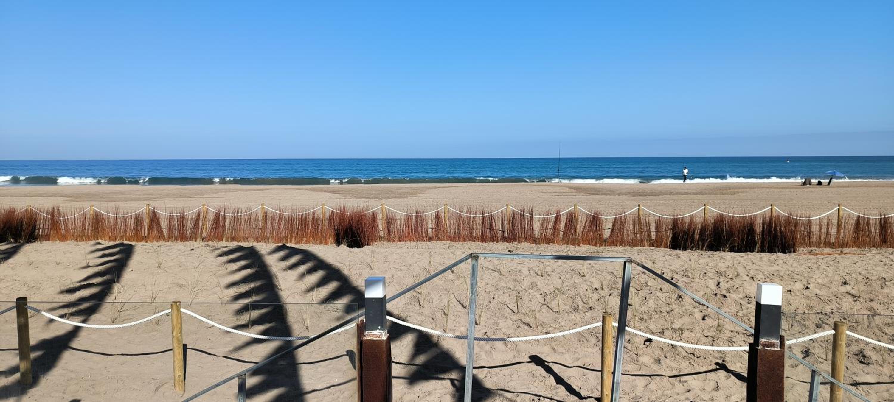 Denia Beach Apartment Jardín privado y piscina