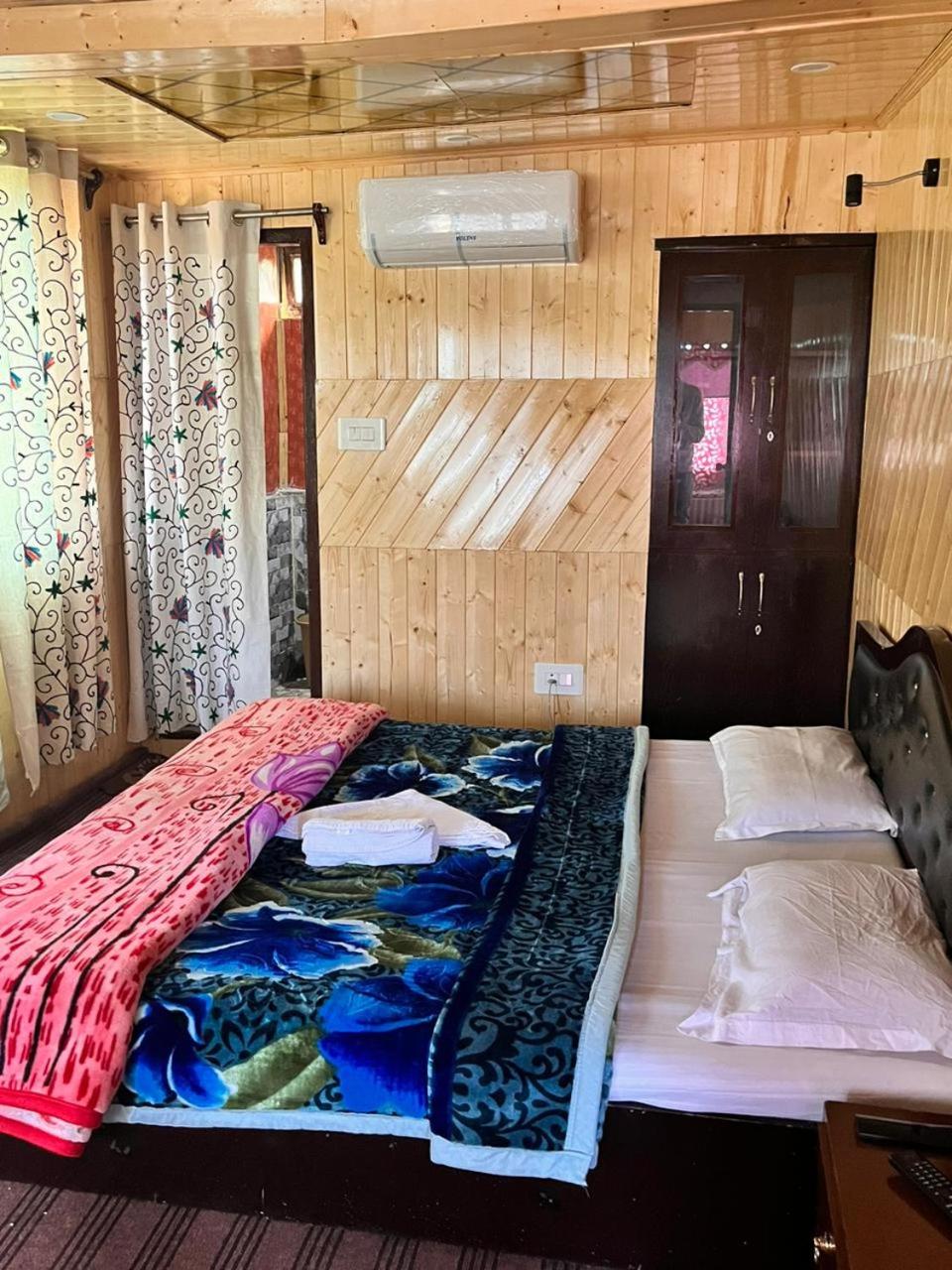 Gulmarg View Cottage