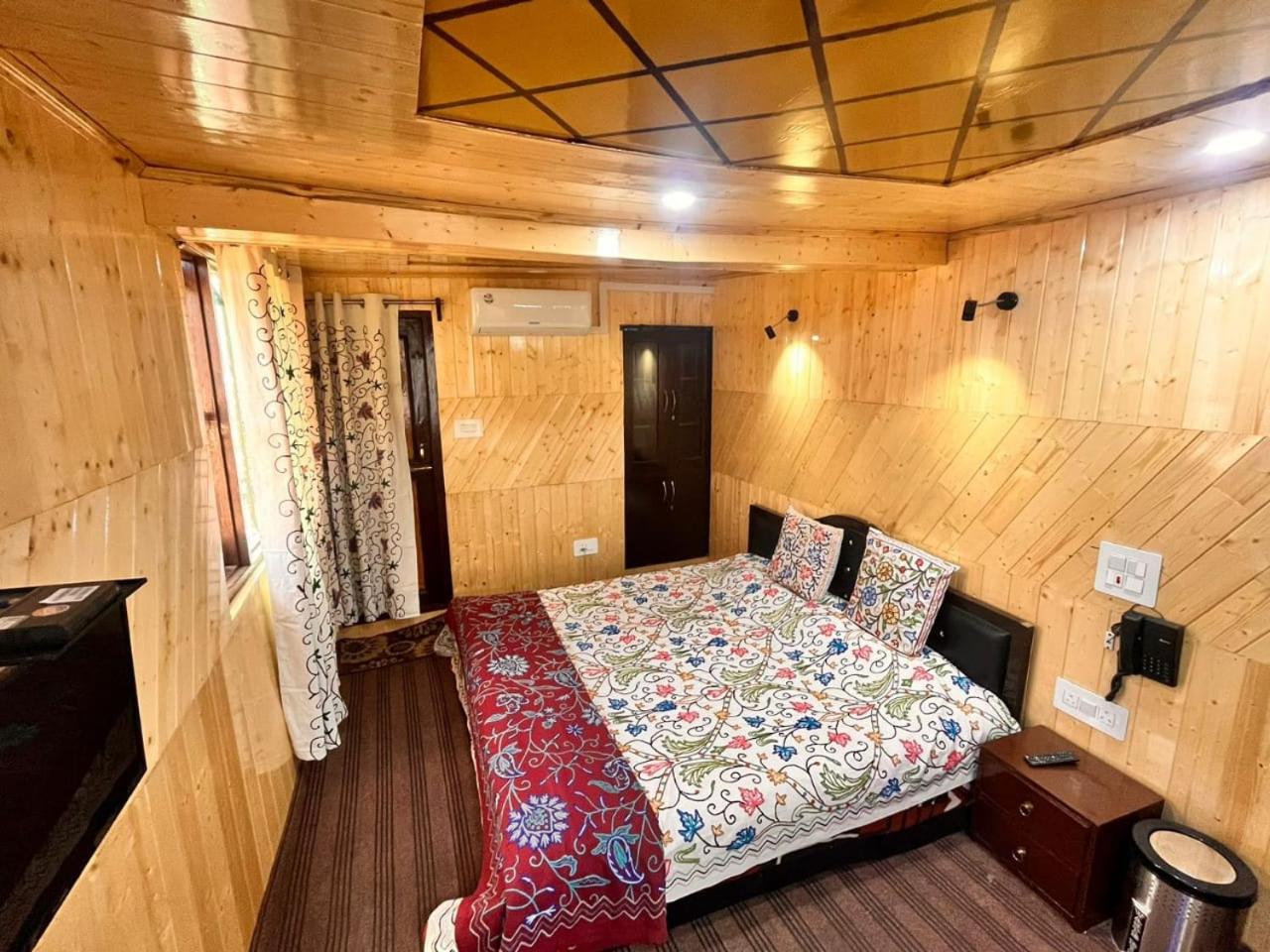 Gulmarg View Cottage