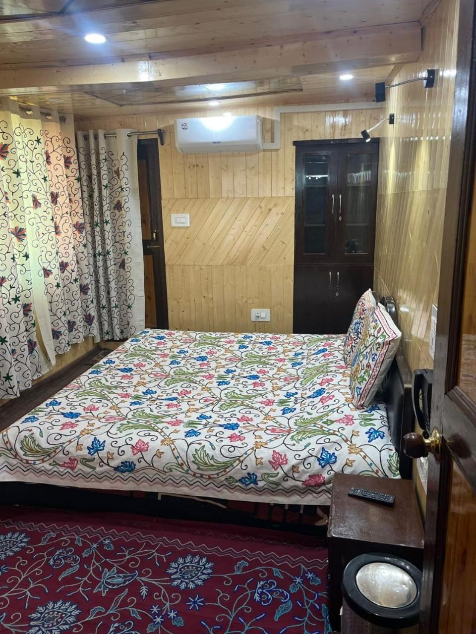 Gulmarg View Cottage