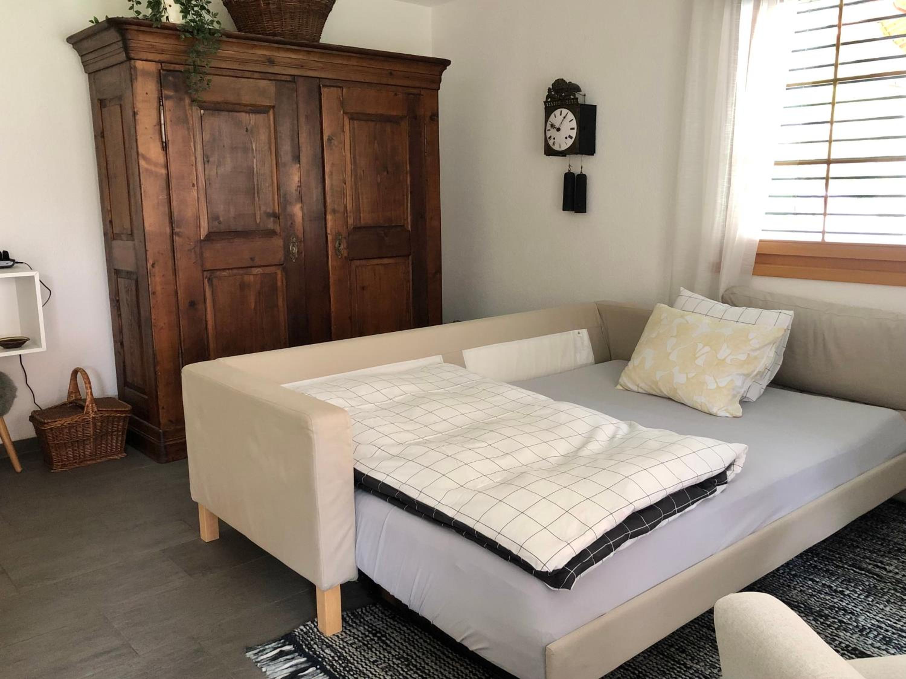 Modern Condo Comfy Queen bed Fast WiFi