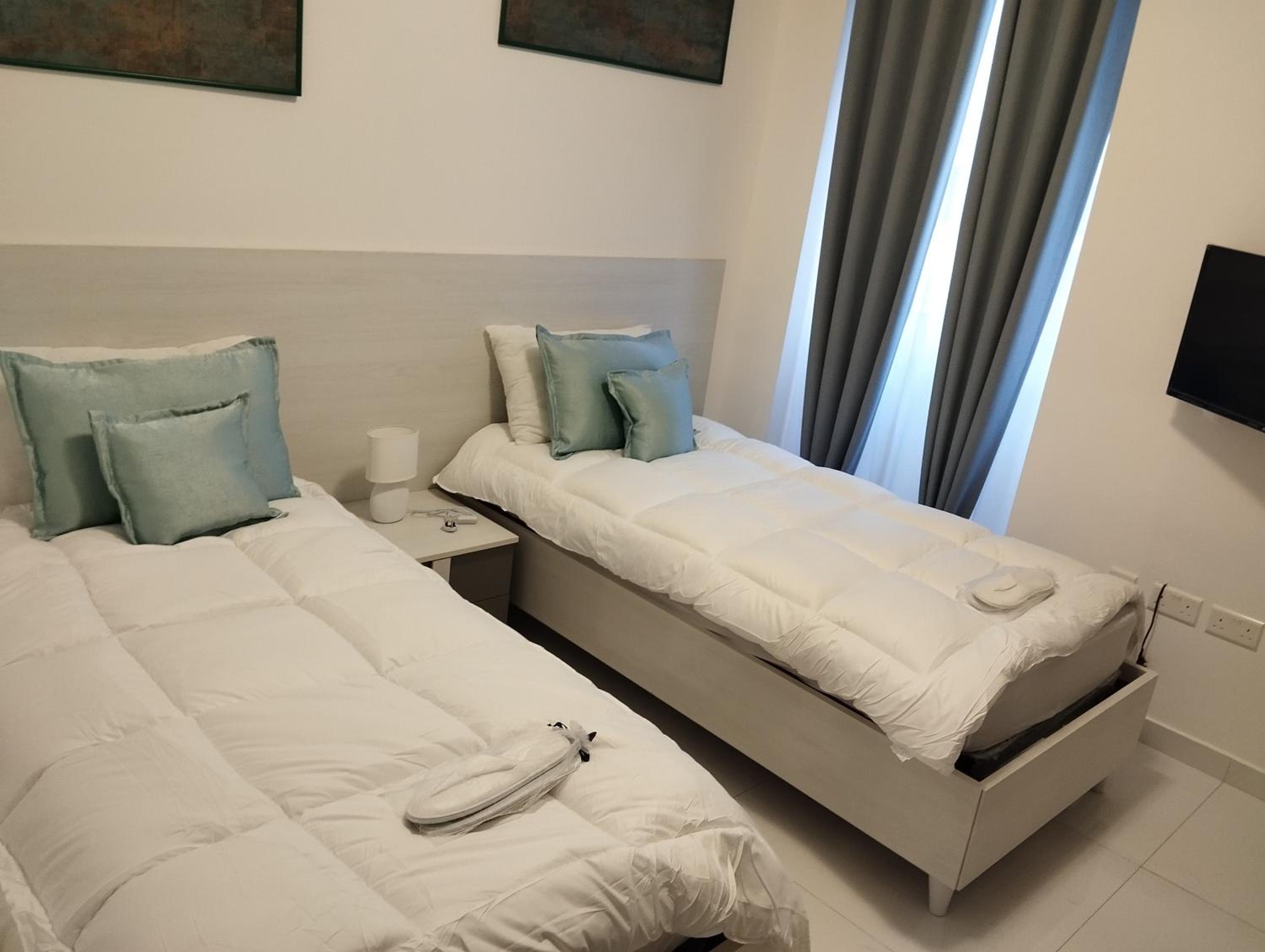 Pearl Apartments