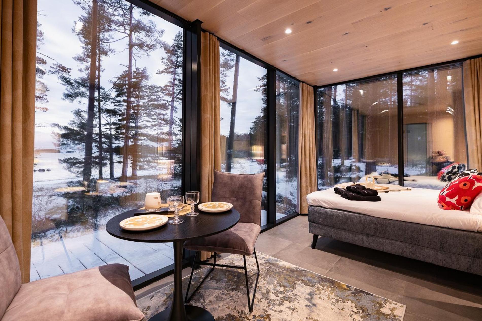 ÖÖD Mirror Houses at Versso