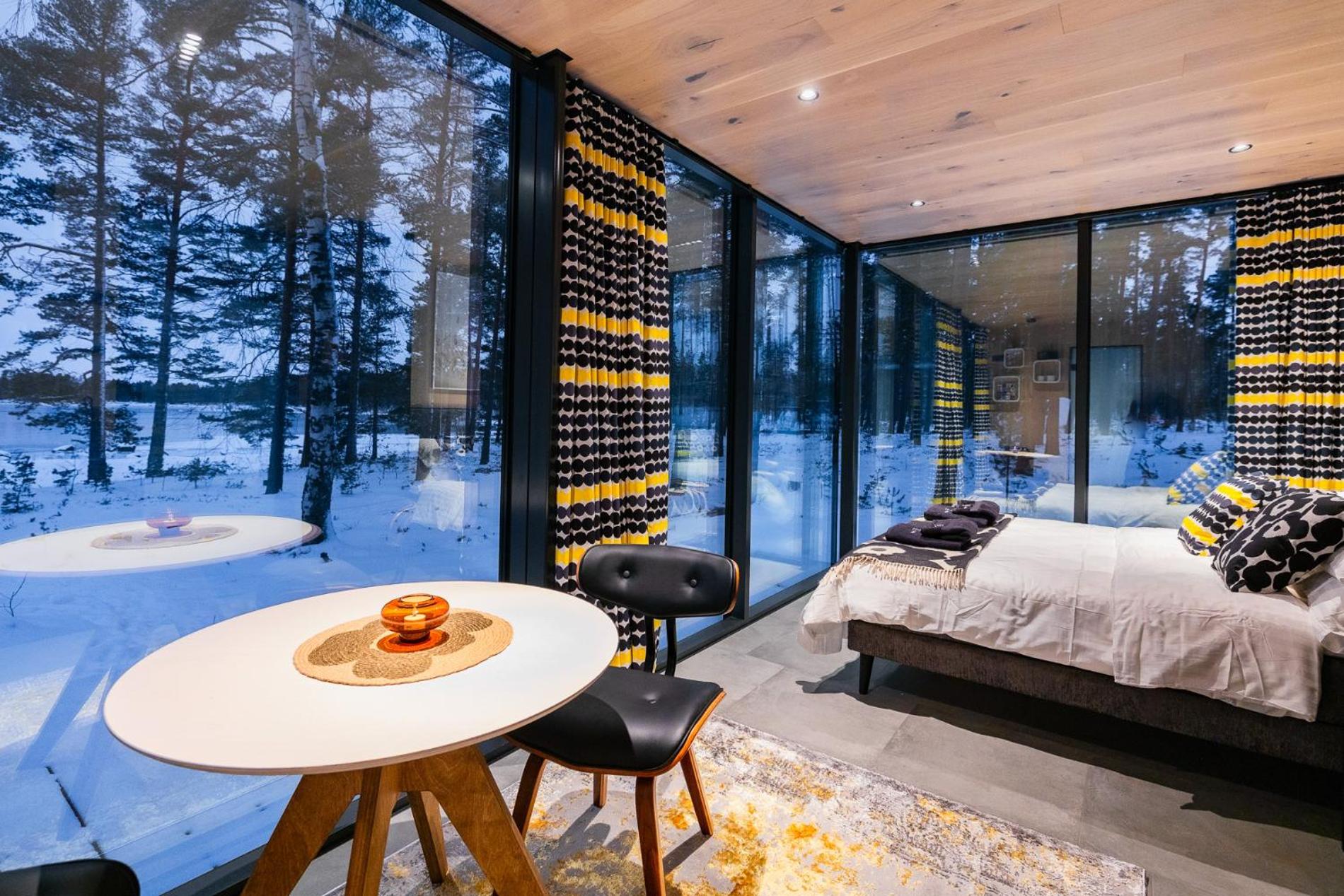 ÖÖD Mirror Houses at Versso