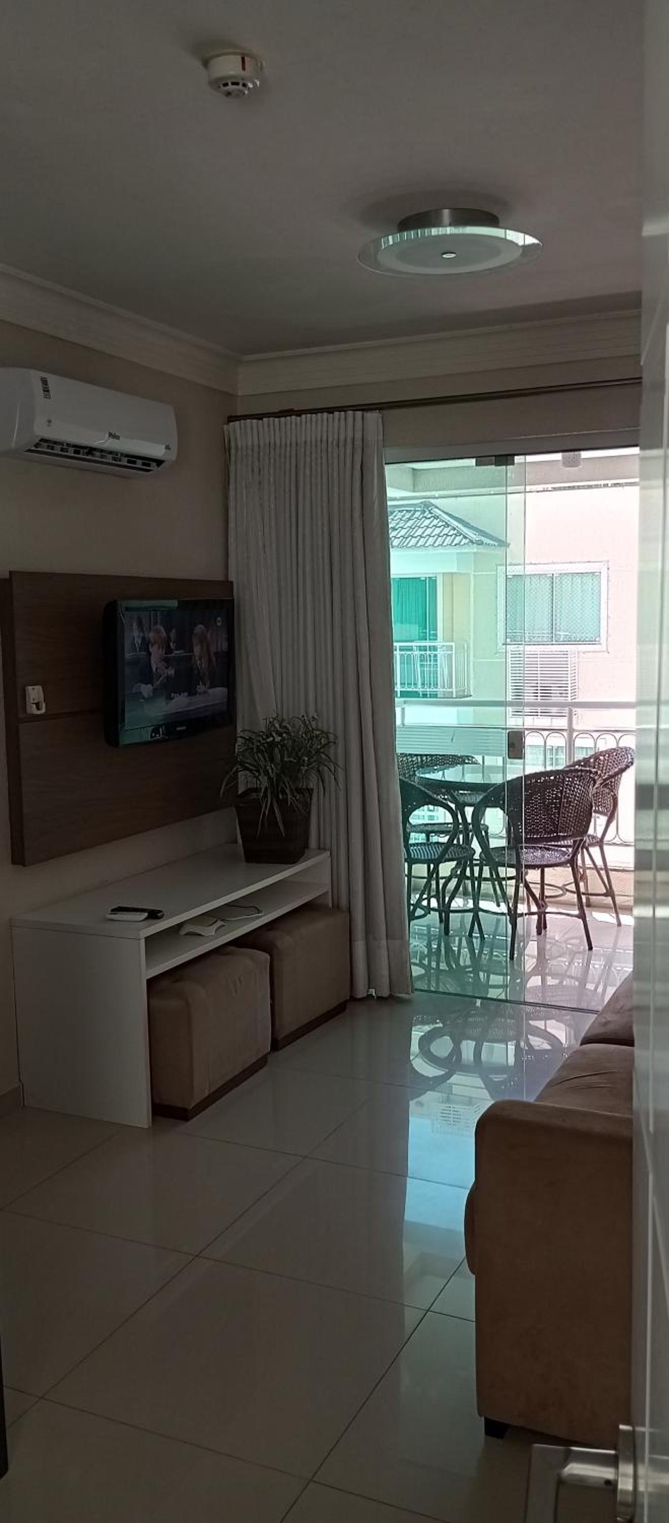 Apartamentos com piscinas na praia de Bombas