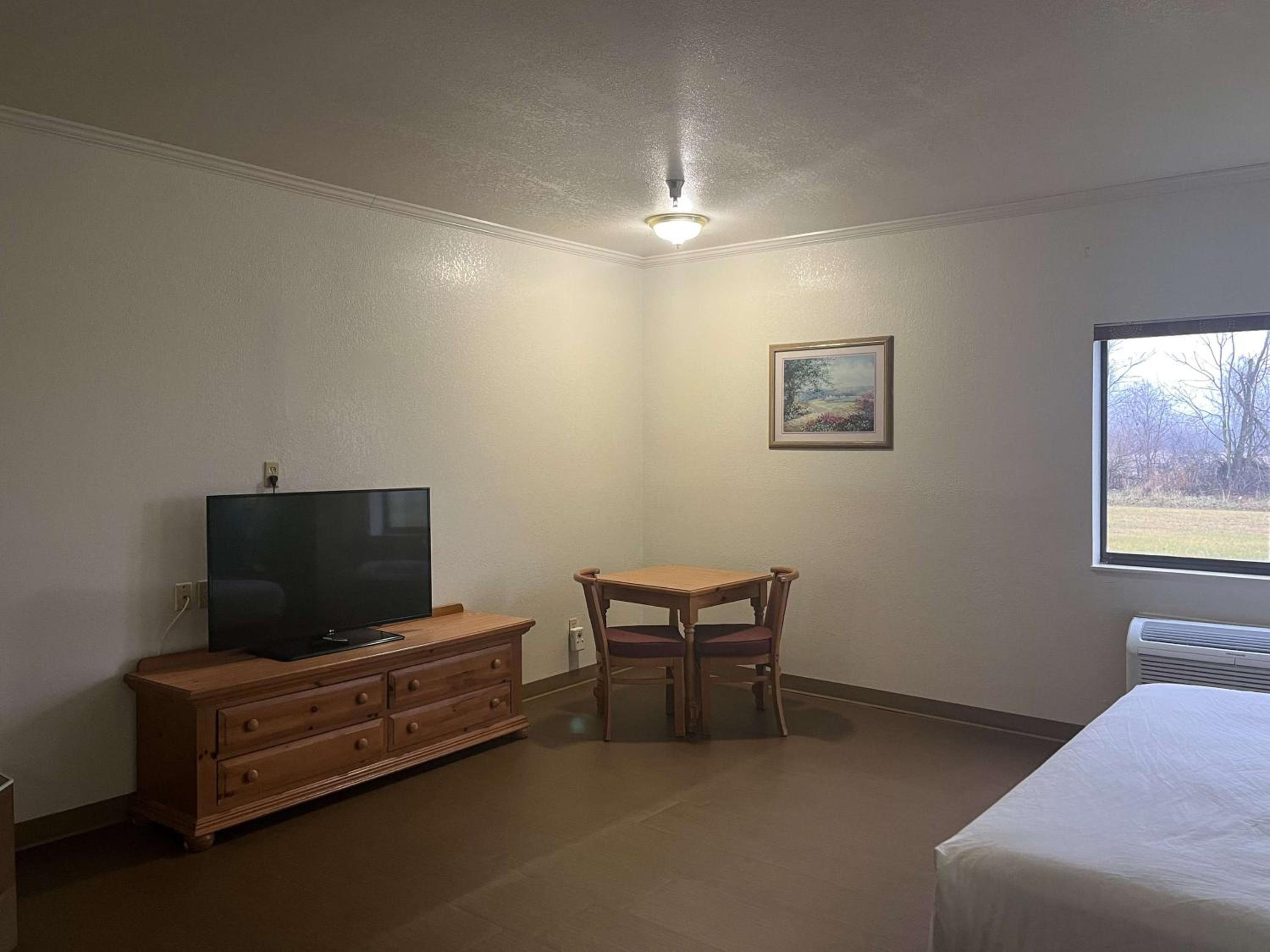 Motel 6 Portland, IN view 3