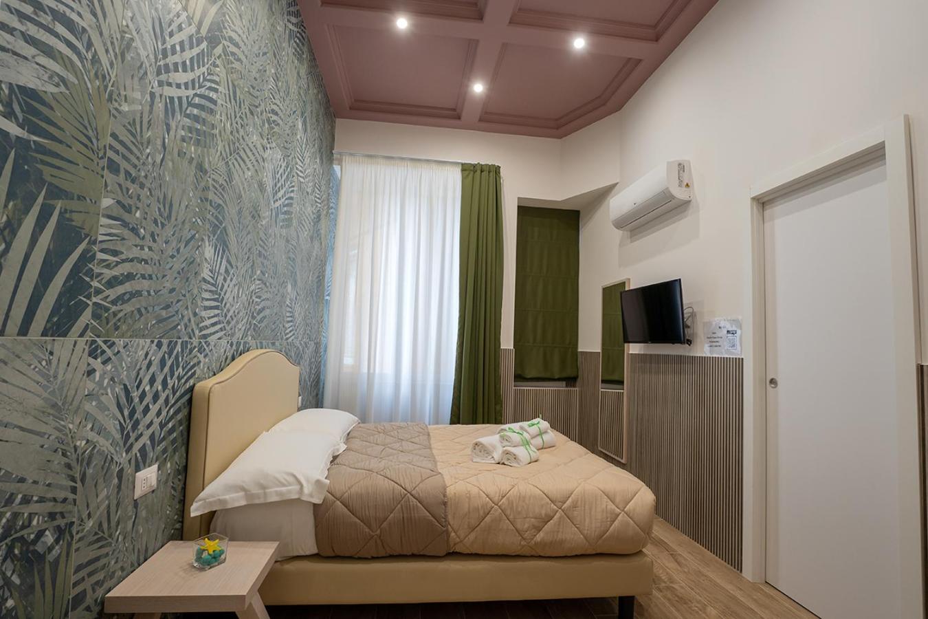 P.C. Boutique Medina H. Napoli Centro, by Clapa Group