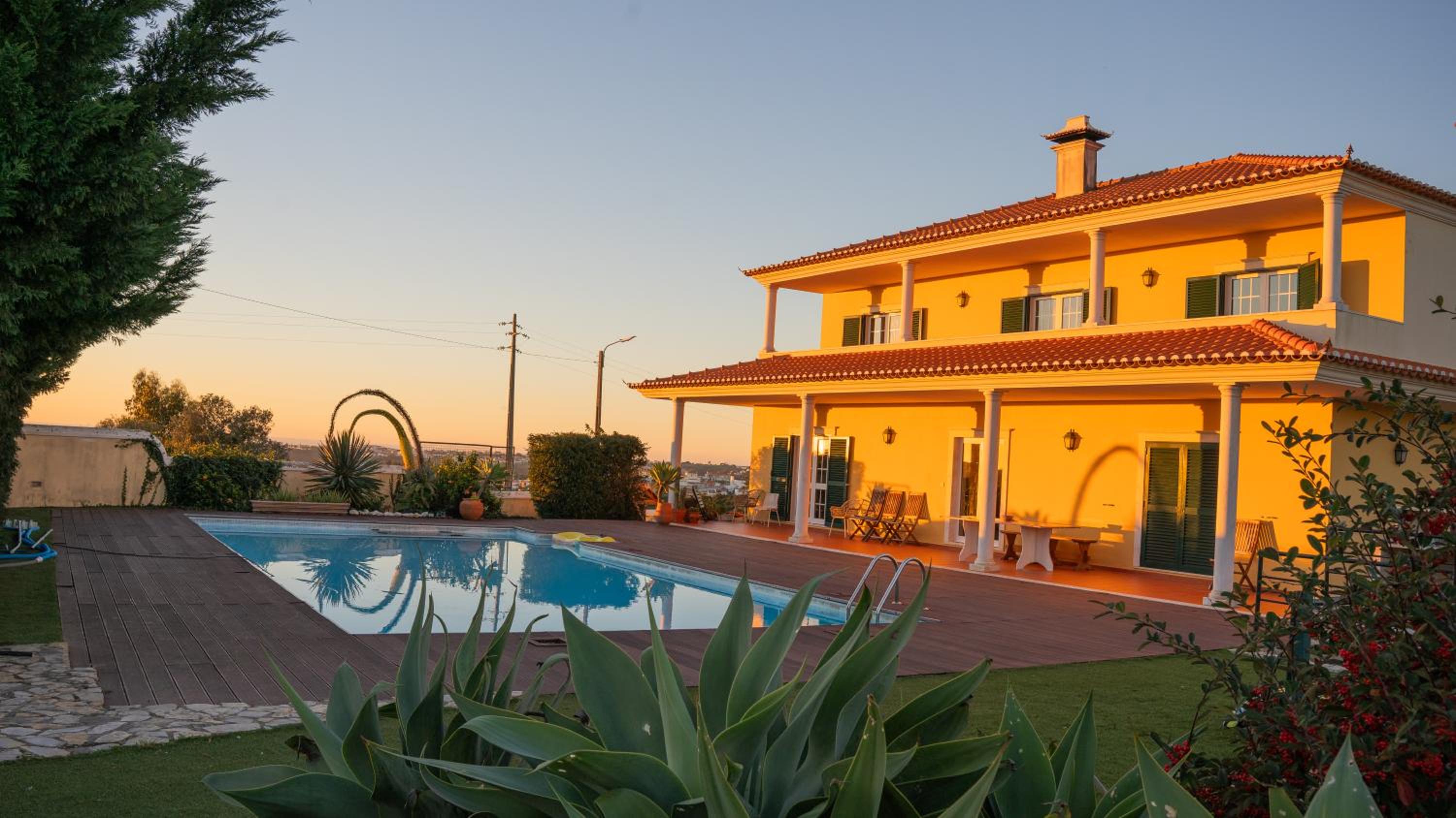 Sunset Dourado Villa