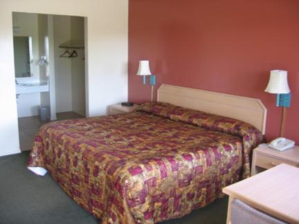 Heritage House Motel