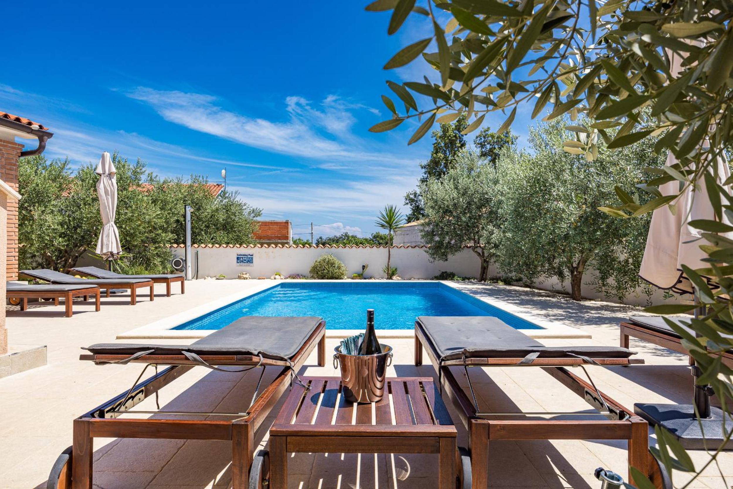 Villa Javor near Pula only 1 km from the beach with sea view and heated pool view 5