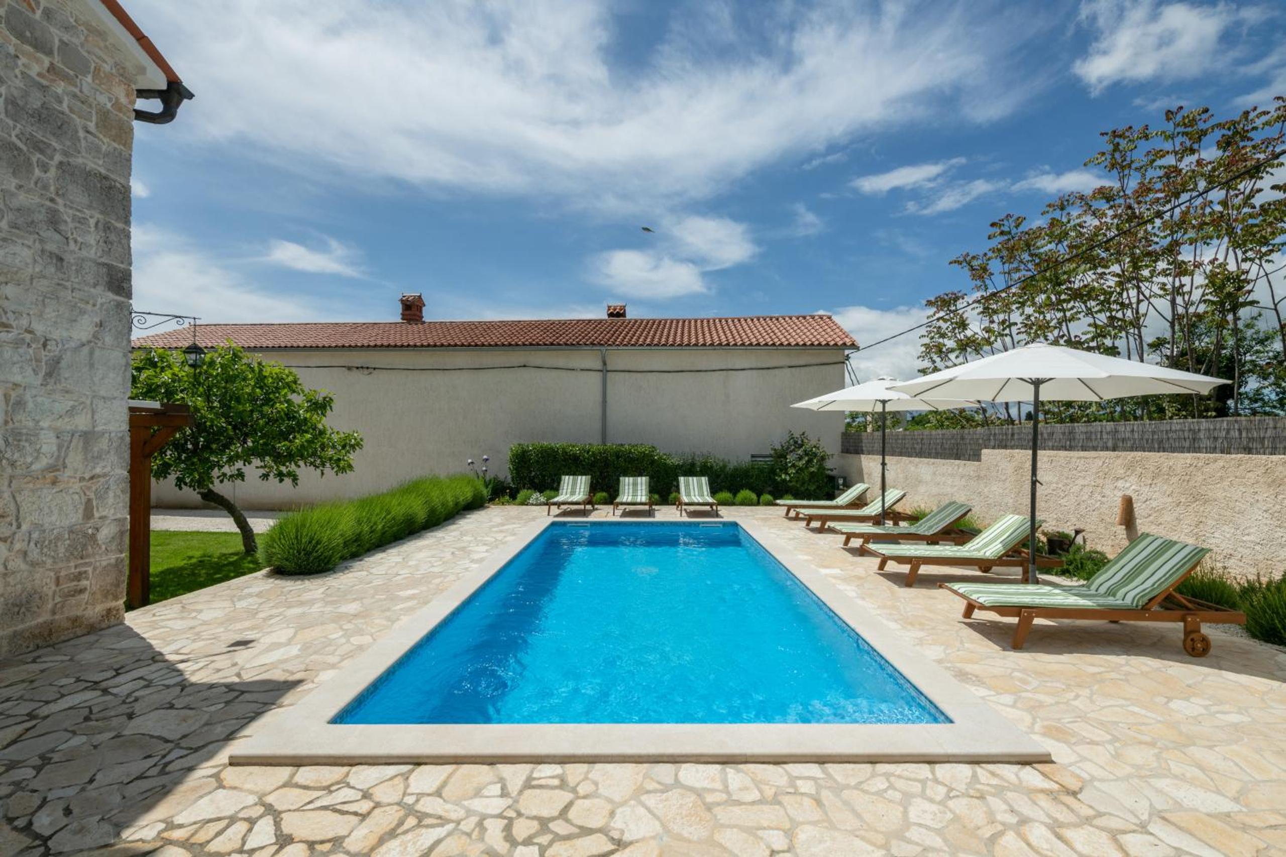 Villa Katja near Pula with whirlpool only 3 km from the beach view 4